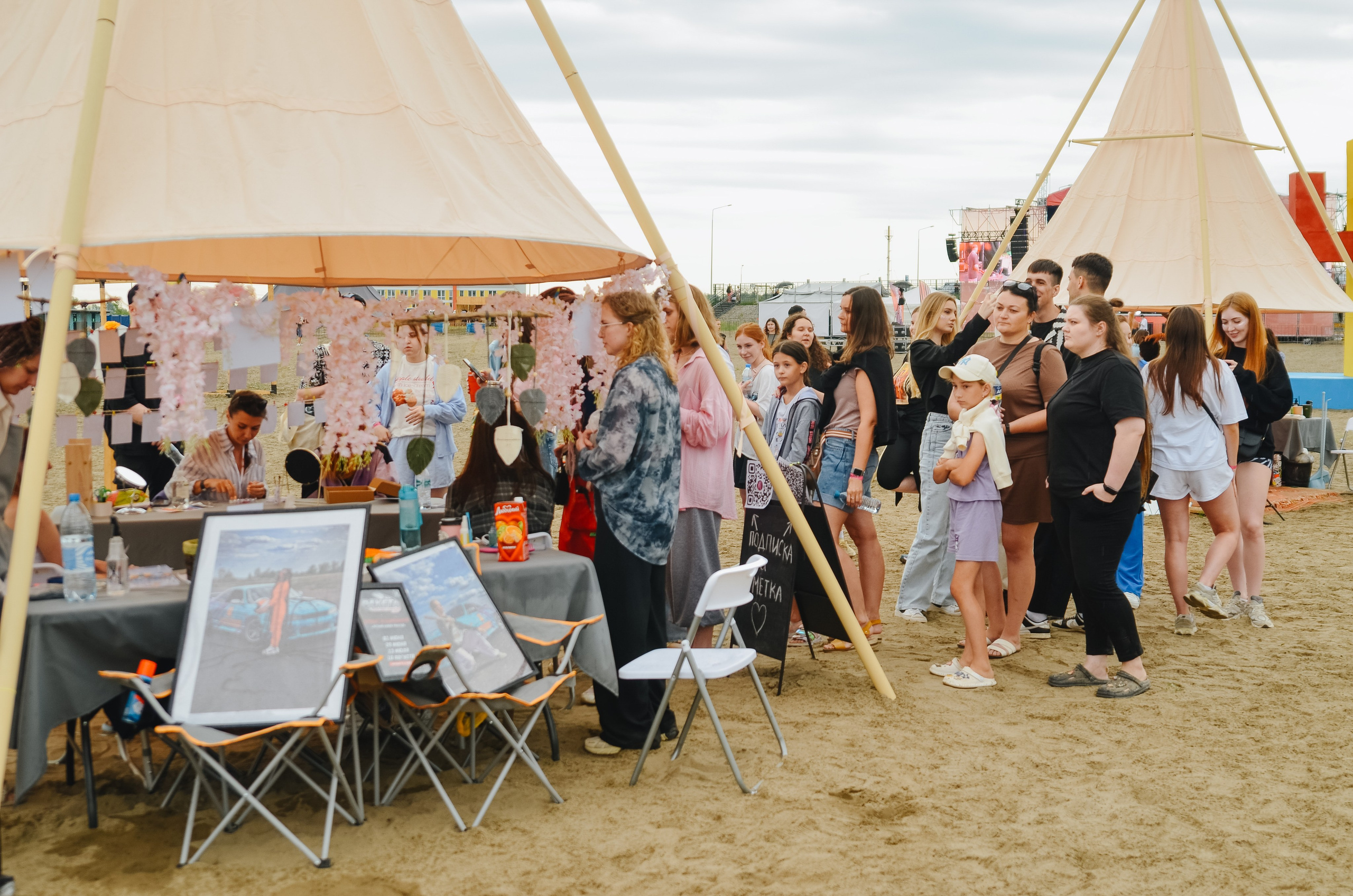 Фестиваль «Грань» 2025. Спортивная площадка. Денисова Аля — фотограф для парных съемок и индивидуальных историй в Барнауле