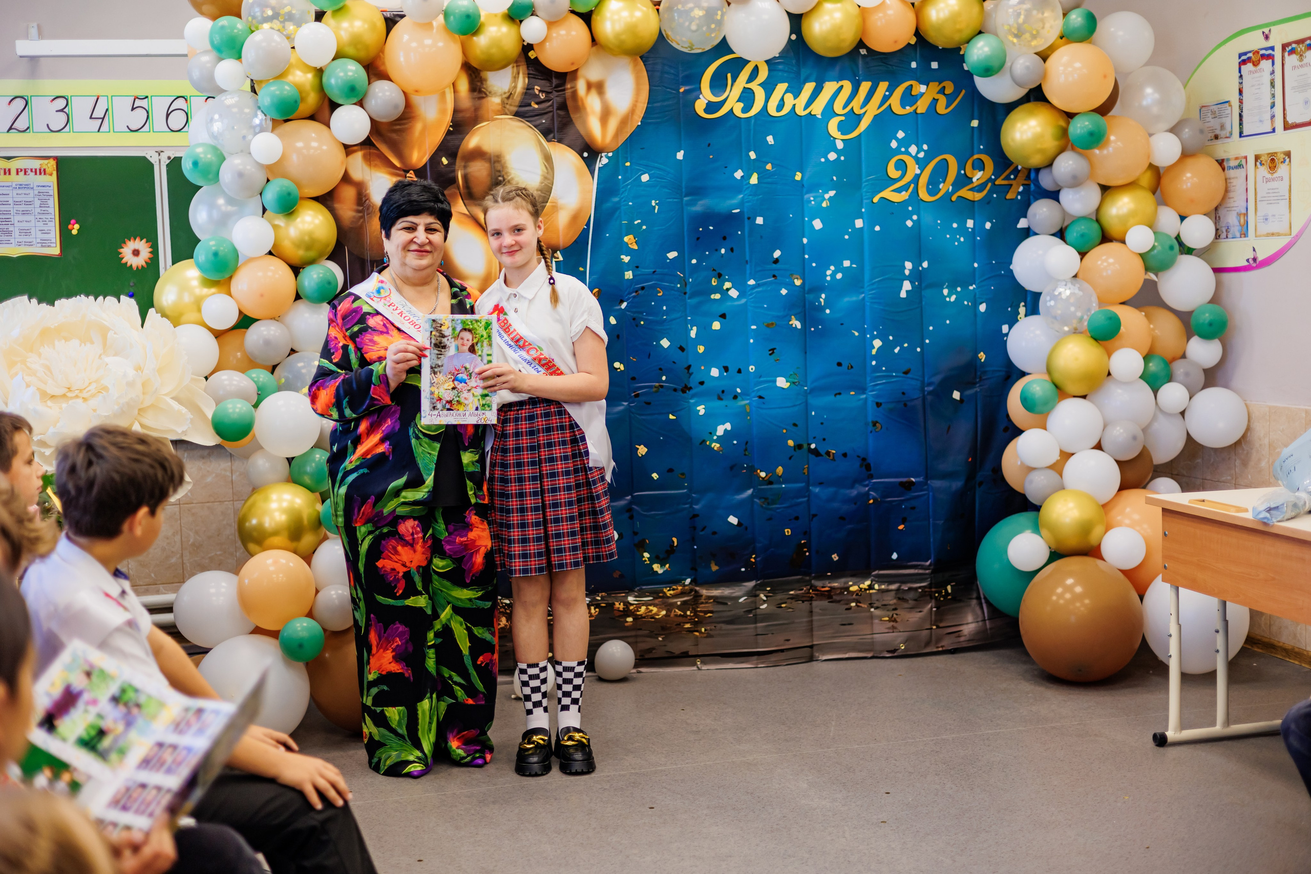 Выпуск 4а 25школа'24 год. Свадебный и семейный фотограф в Армавире