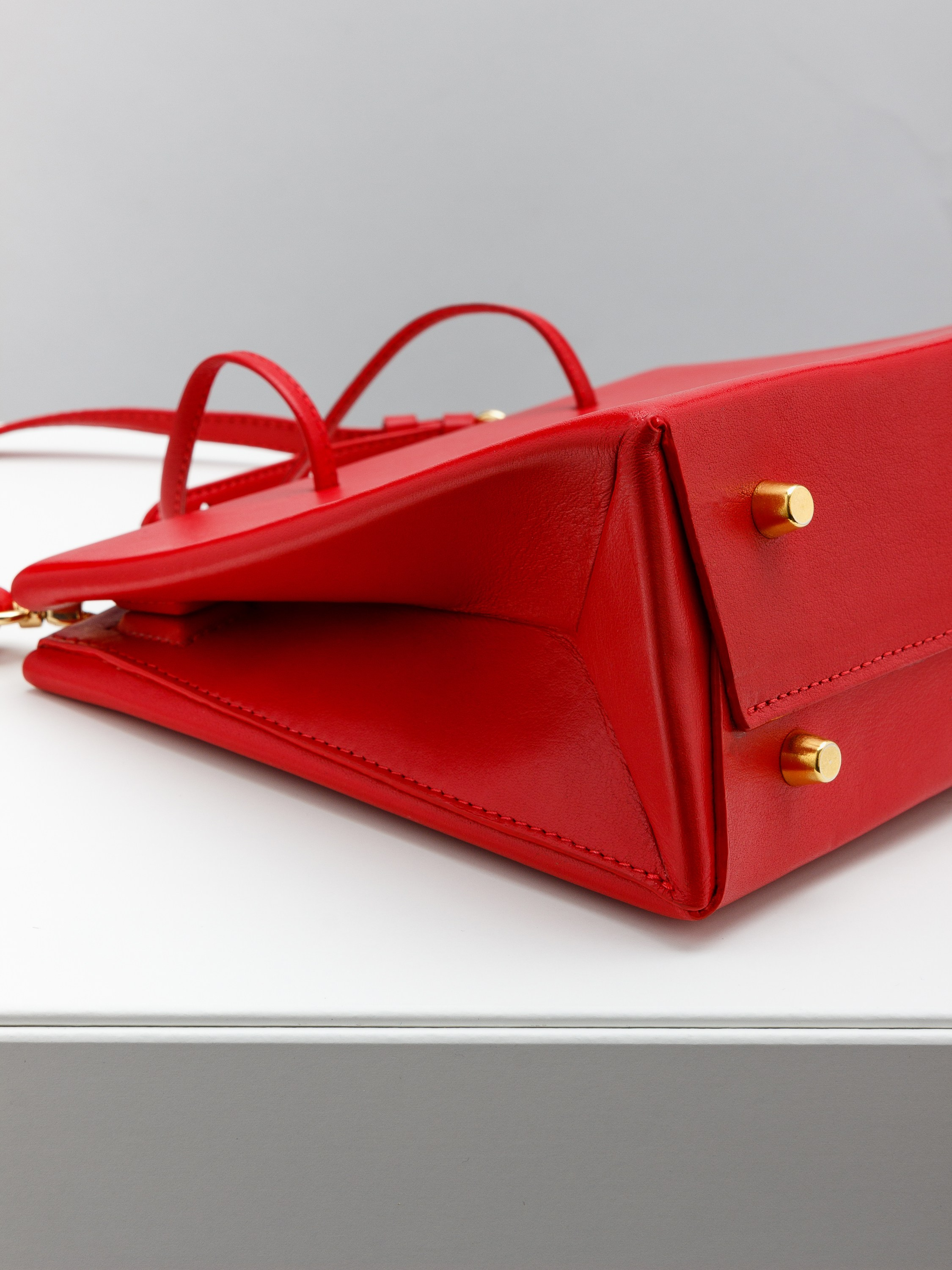 Фотосъёмка сумок и кошельков для маркетплейсов. Профессиональный фотограф в Санкт-Петербурге. Сергей Пушкин