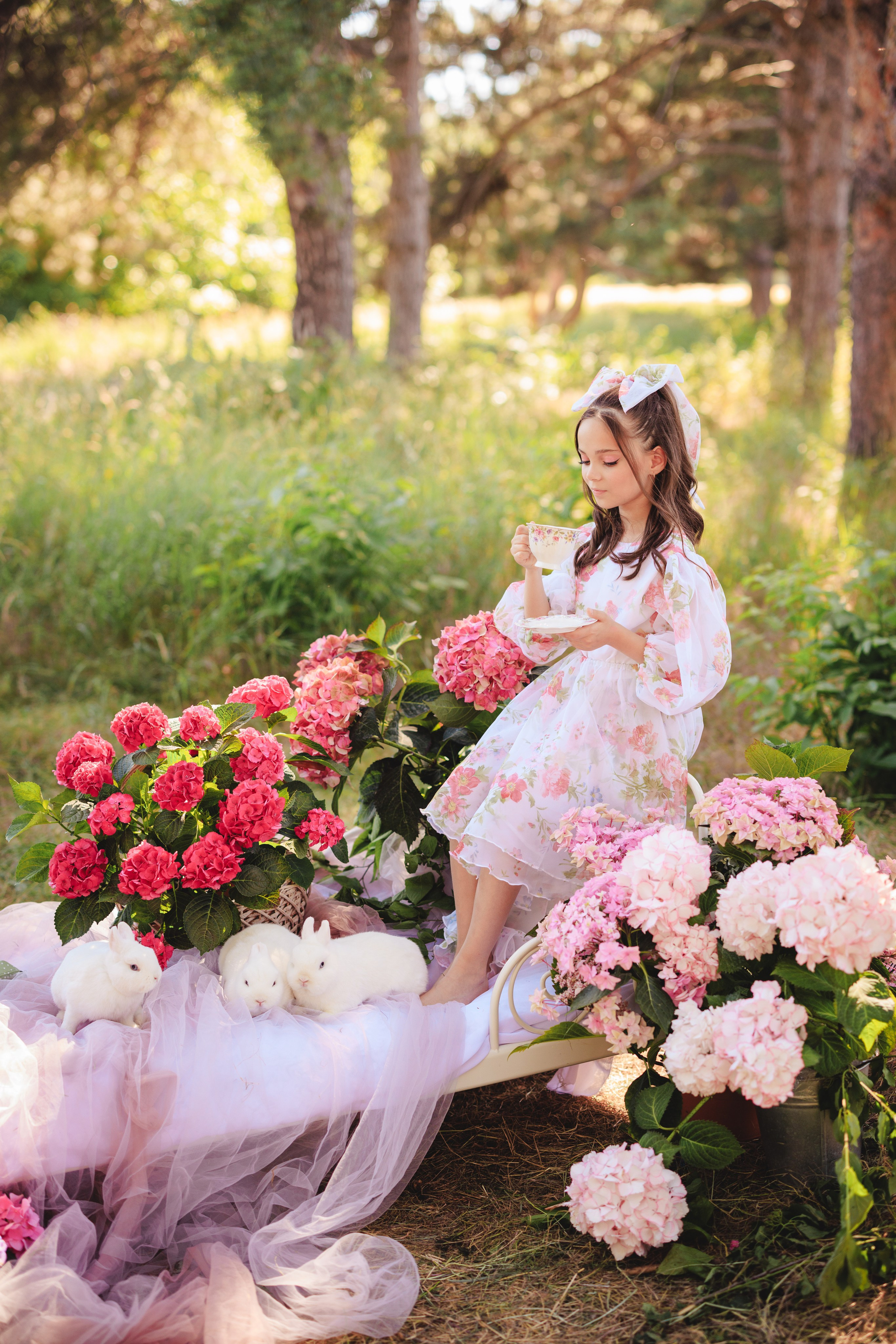 Цветочная кровать с кроликами. Семейный и детский фотограф в Краснодаре Анна Трашкова