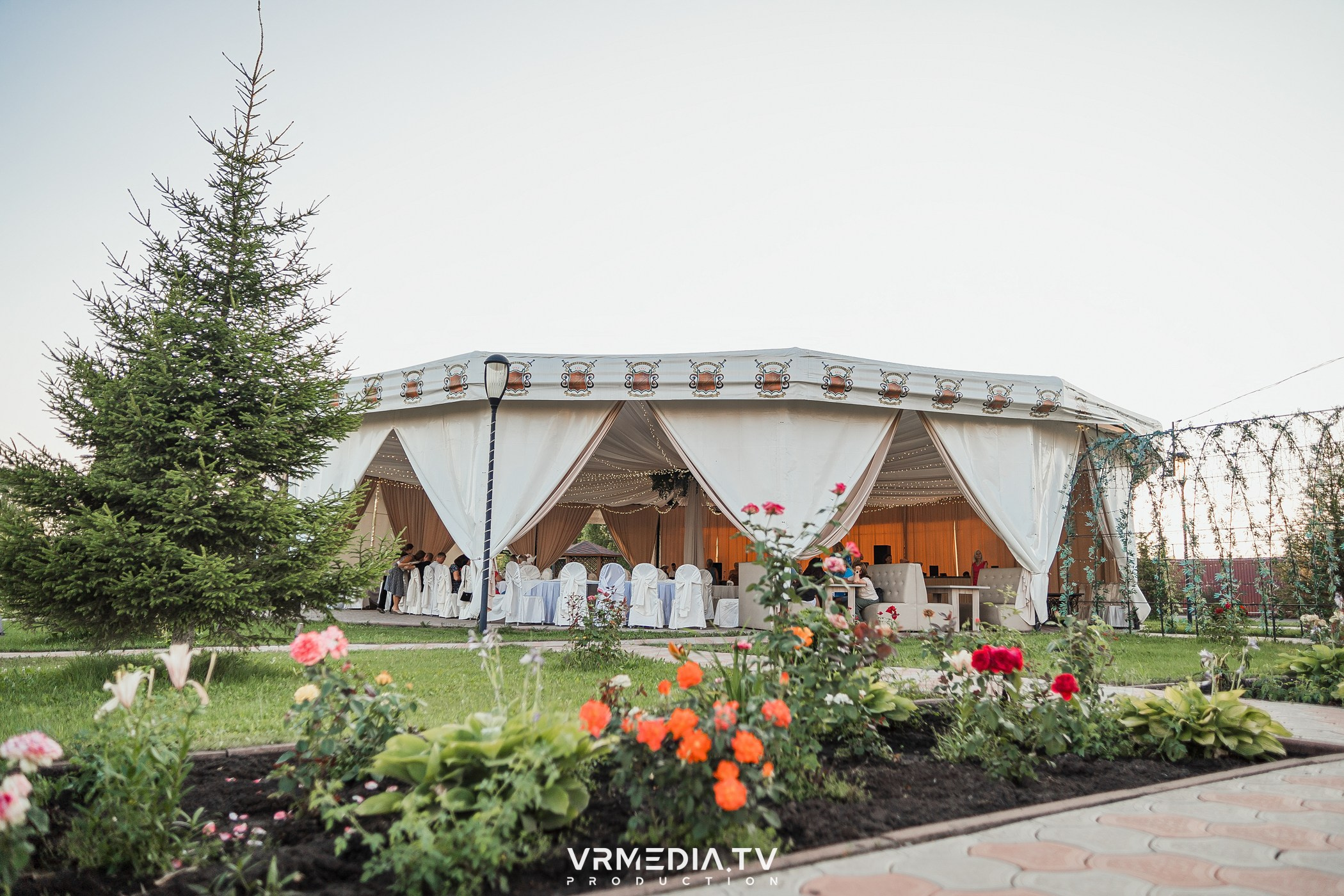 ЖАРКАЯ ПЯТНИЦА в ресторане «Империя»