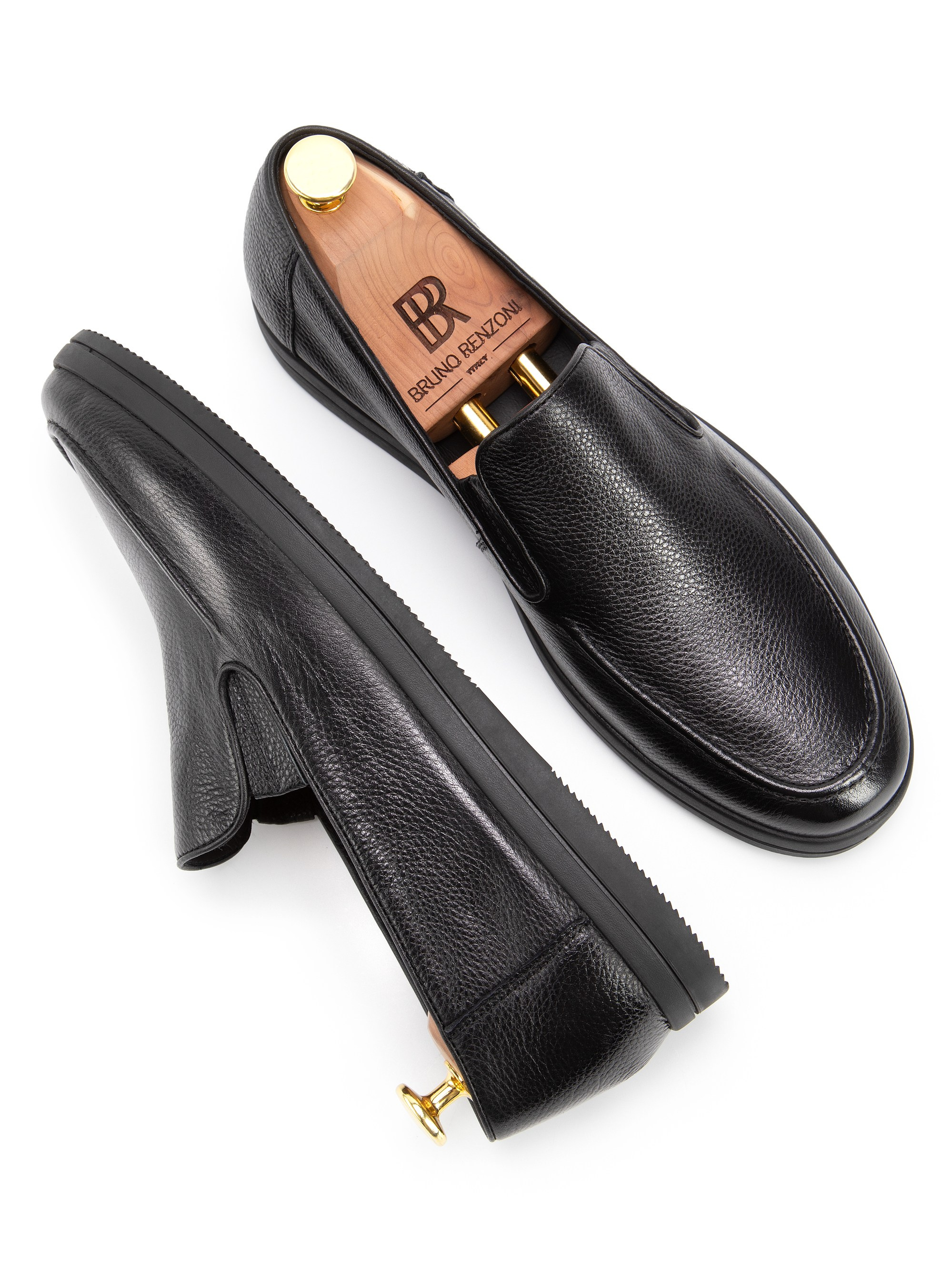 Каталожная фотография обуви. Фотограф в Москве Егор Гончаров