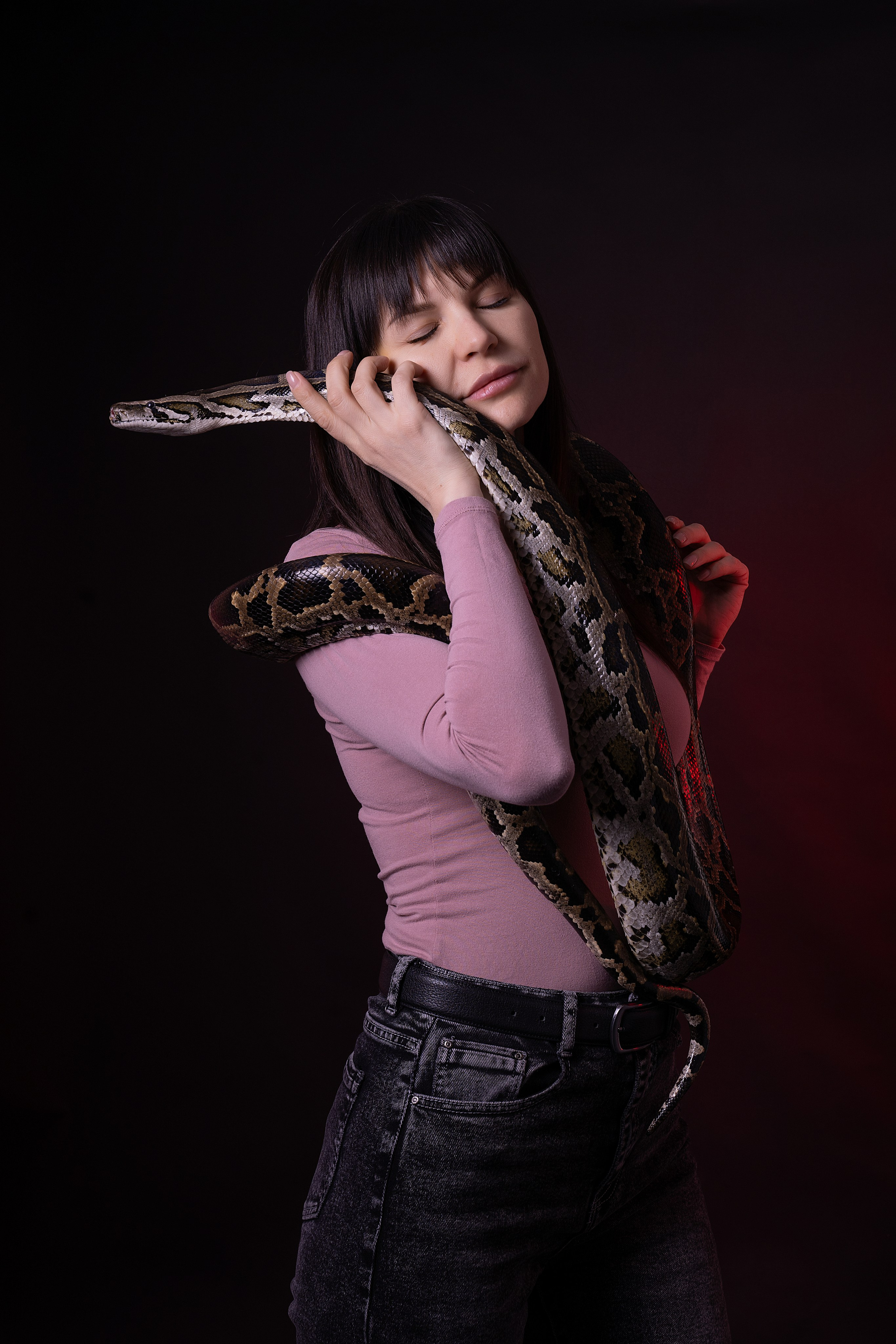Сьемка с живым питоном. Главная