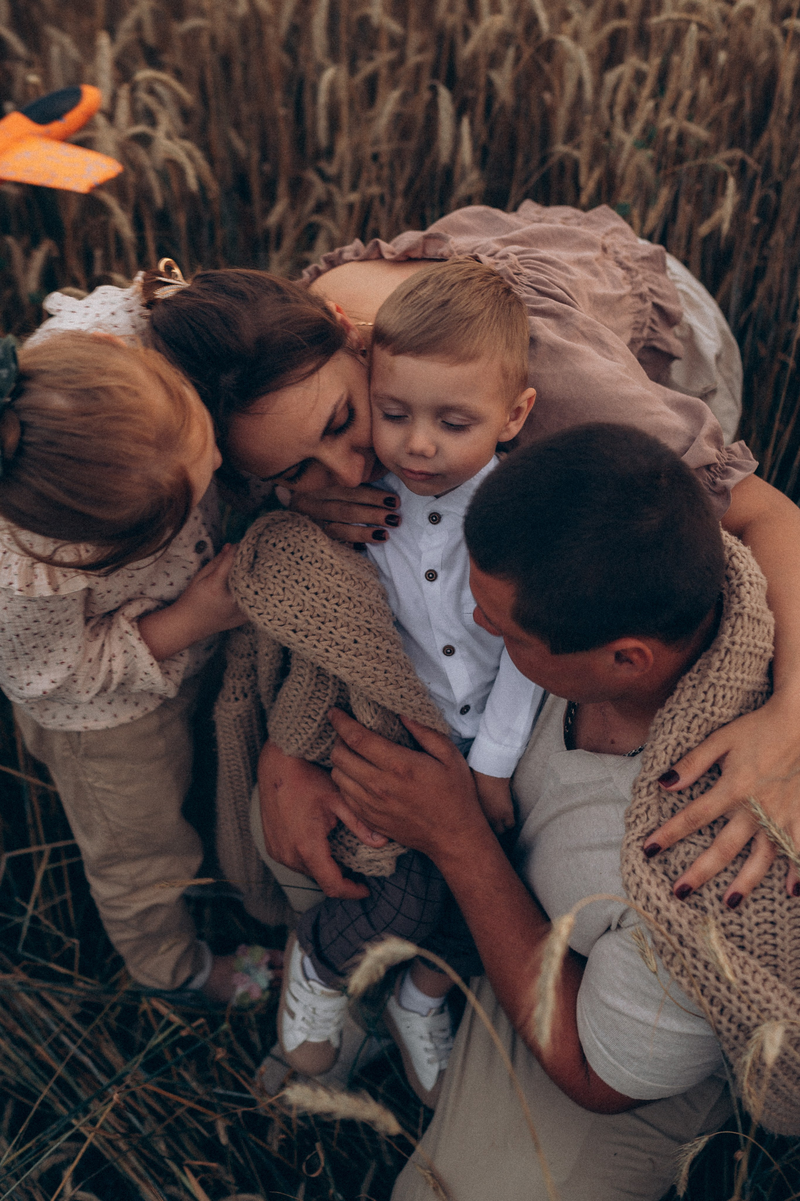 Алёна и семья. Фотограф Торопец Кристина Абрамова Kanwellia photography