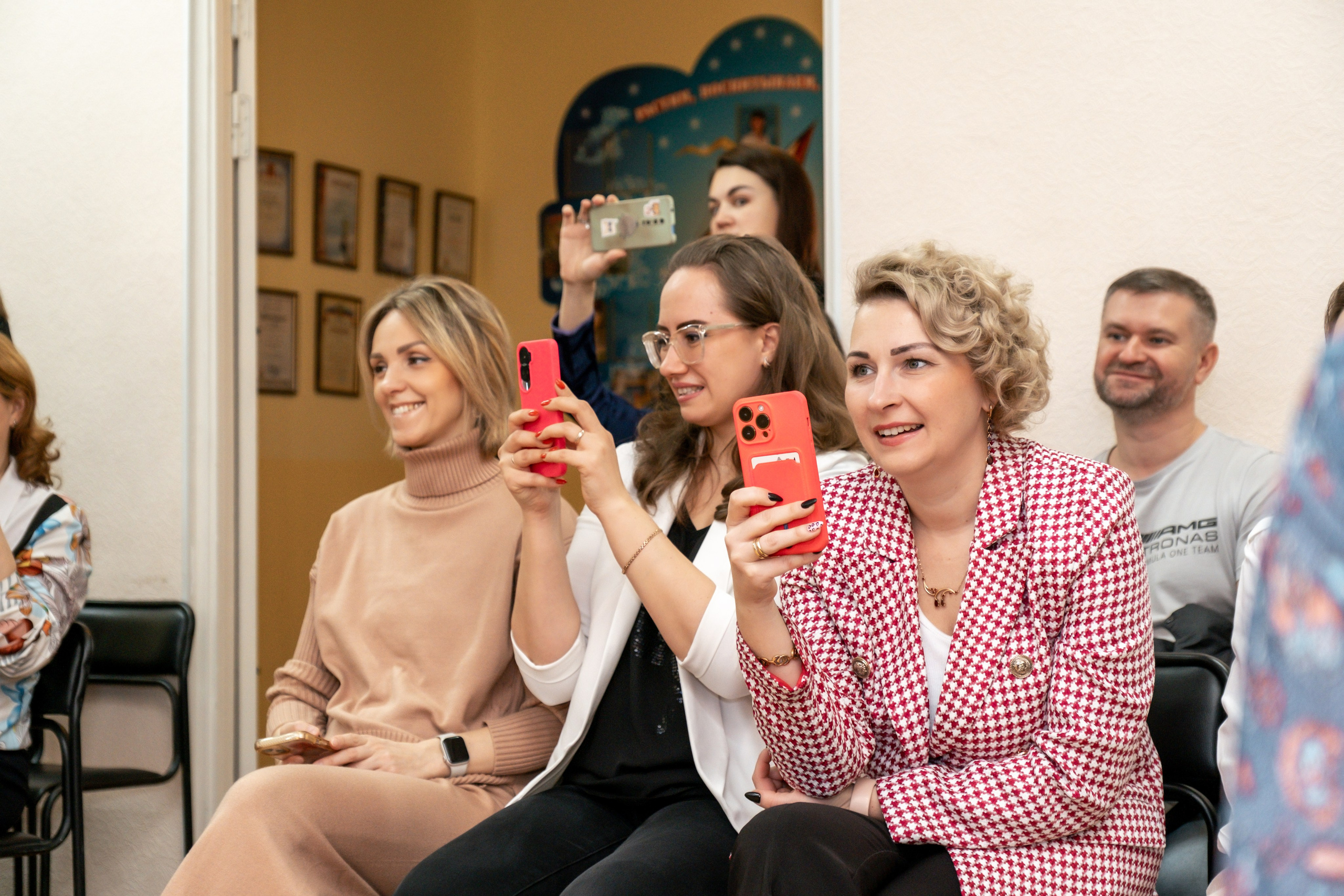 Праздник 8 марта в детском саду. Семейный и детский фотограф в Москве Светлана Потемкина