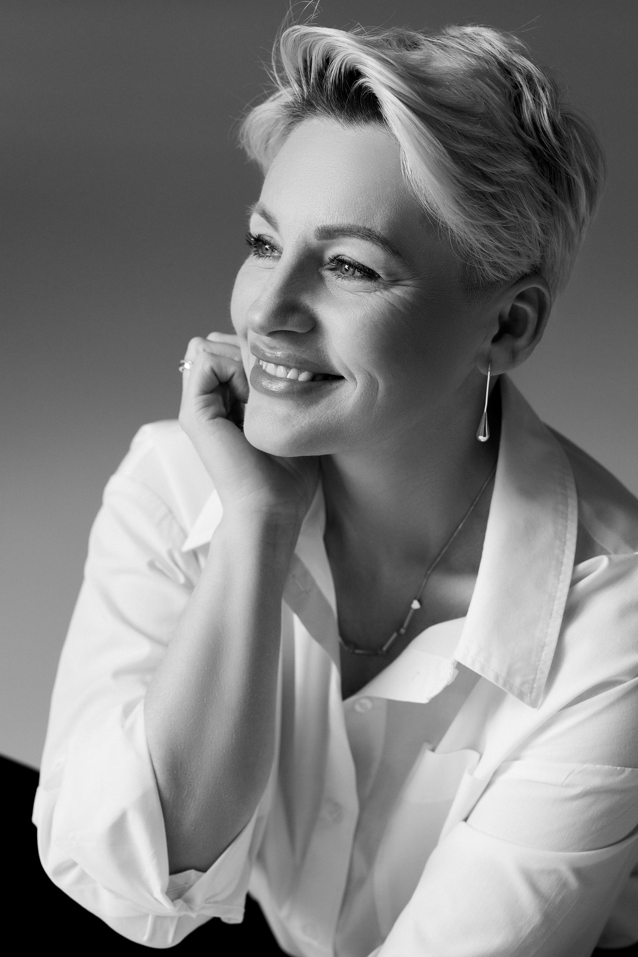 Женский портрет в студии. Фотограф Минск