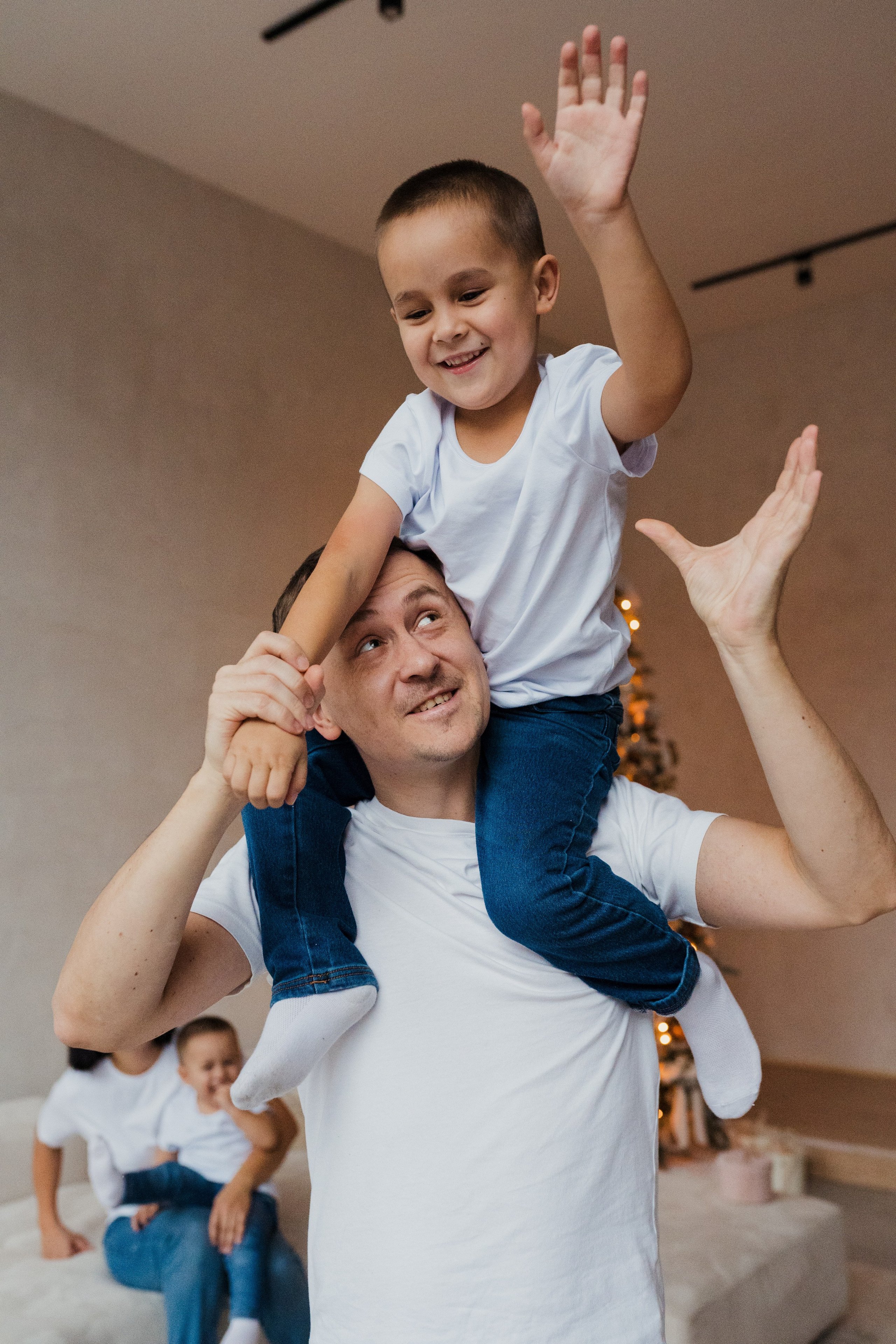 Семейная фотосессия в студии в Москве, семейный фотограф Анна Полушина. Свадебный фотограф в Москве Анна Полушина