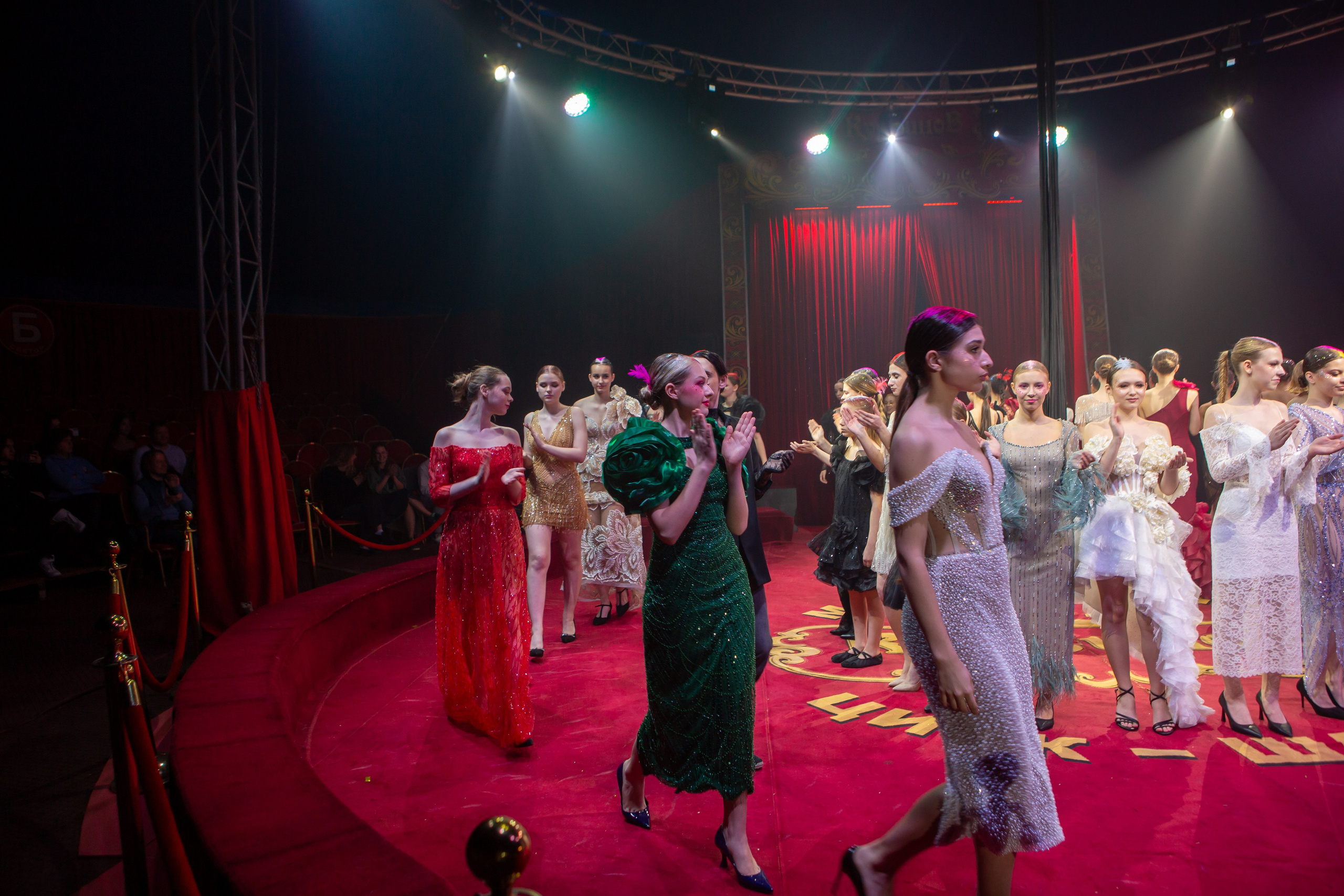 MANEGE SHOW. Репортажный, семейный, свадебный, портретный фотограф