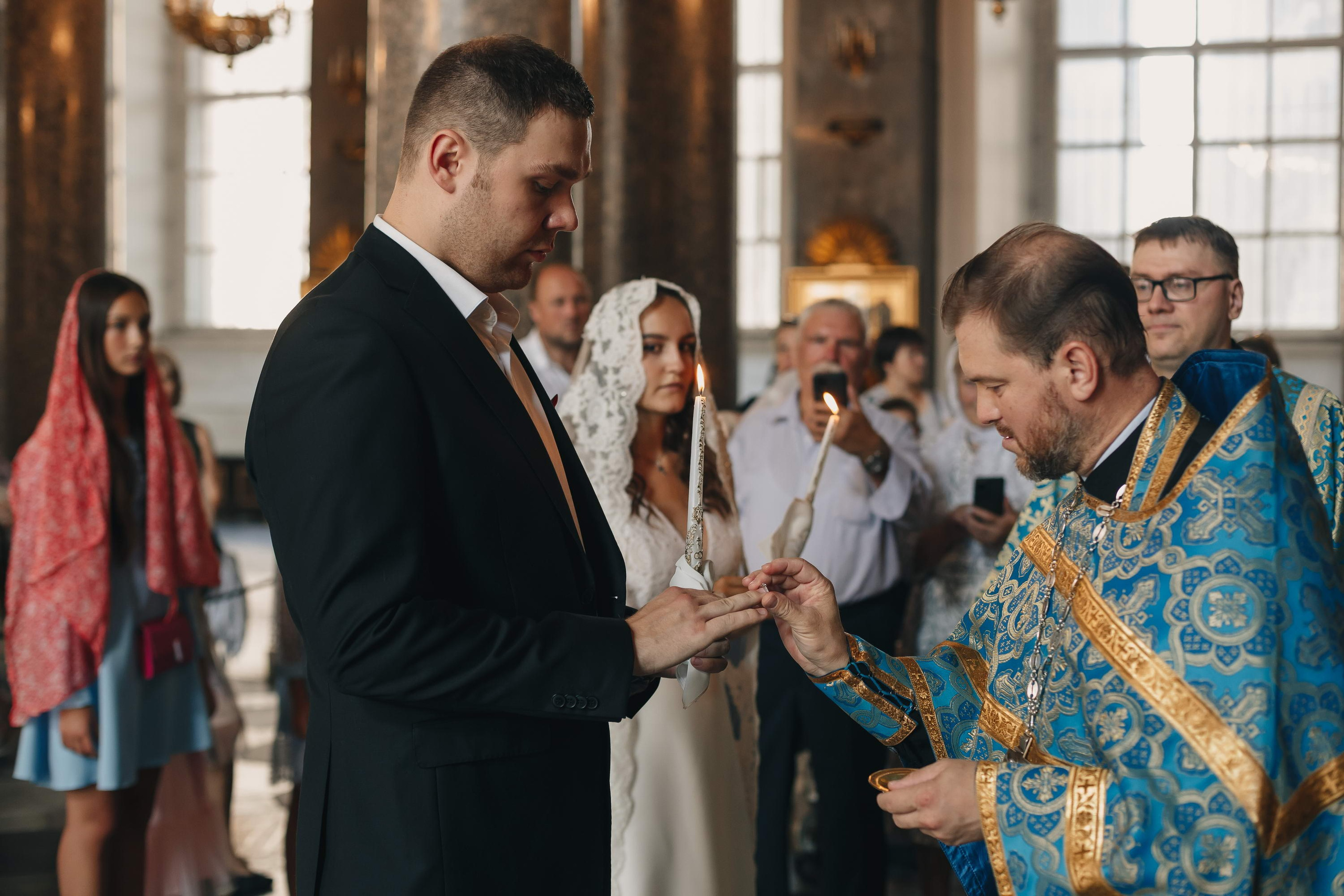 Венчание интернациональное. Свадебный фотограф Игорь Брундасов 8PHOTO на свадьбу венчание загс СПб