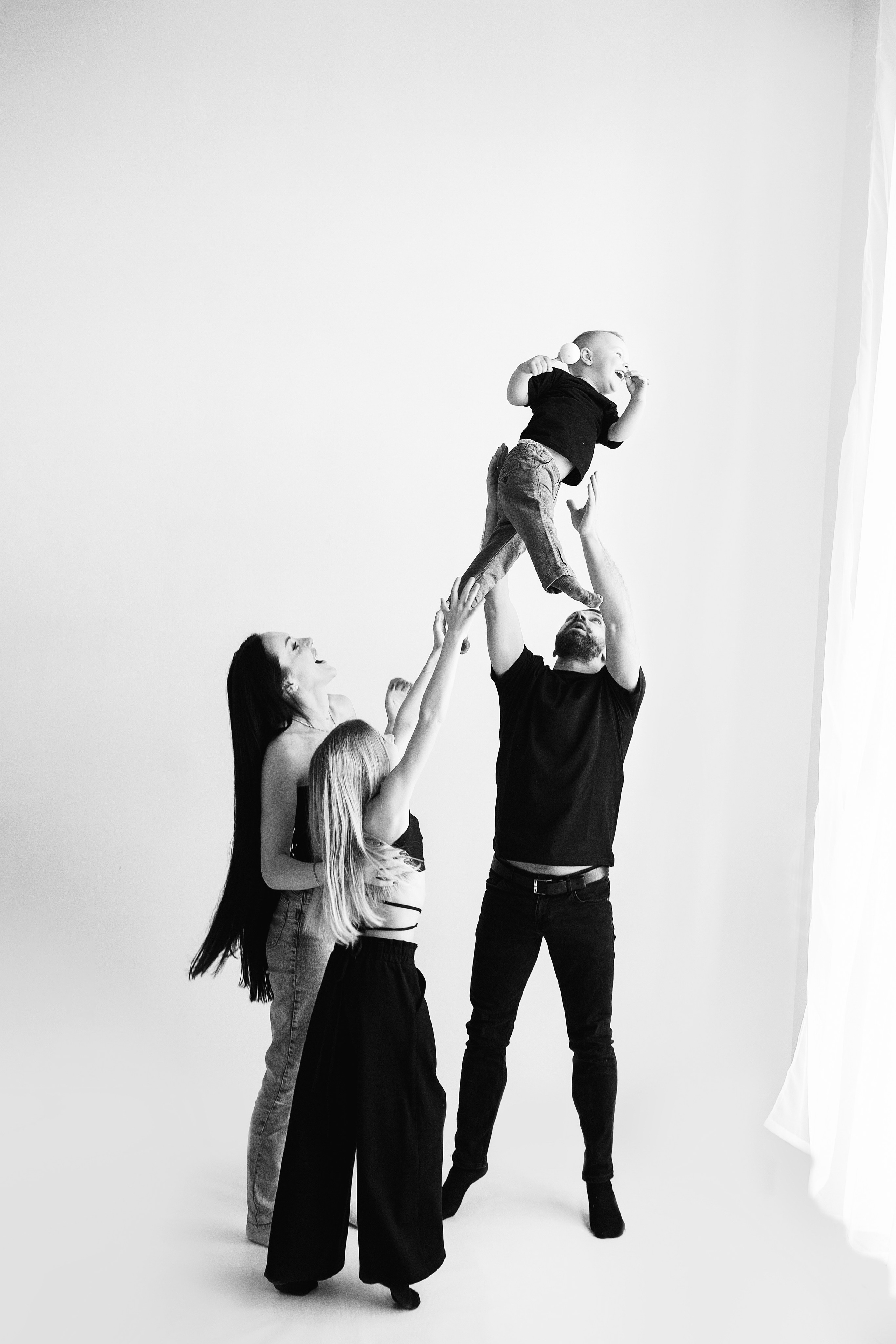 ЧБ серия. Фотограф новорожденных Оксана Полевская