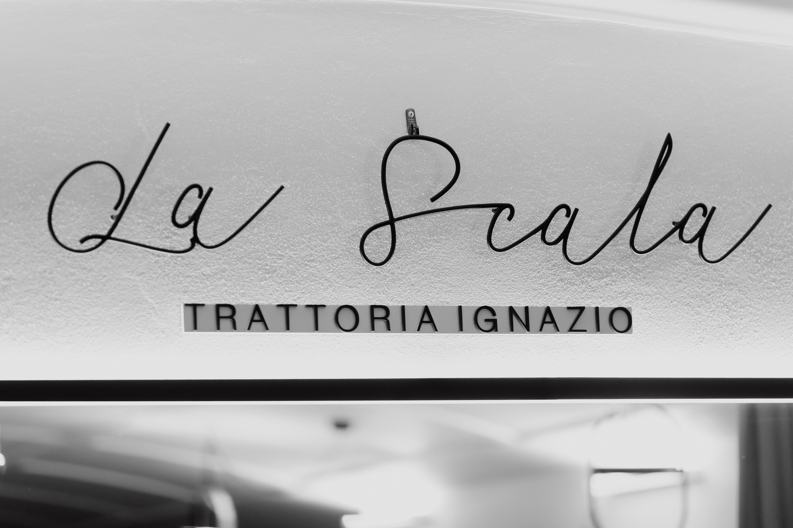 Свадебная фотосессия в Минске в итальянском ресторане La Scala