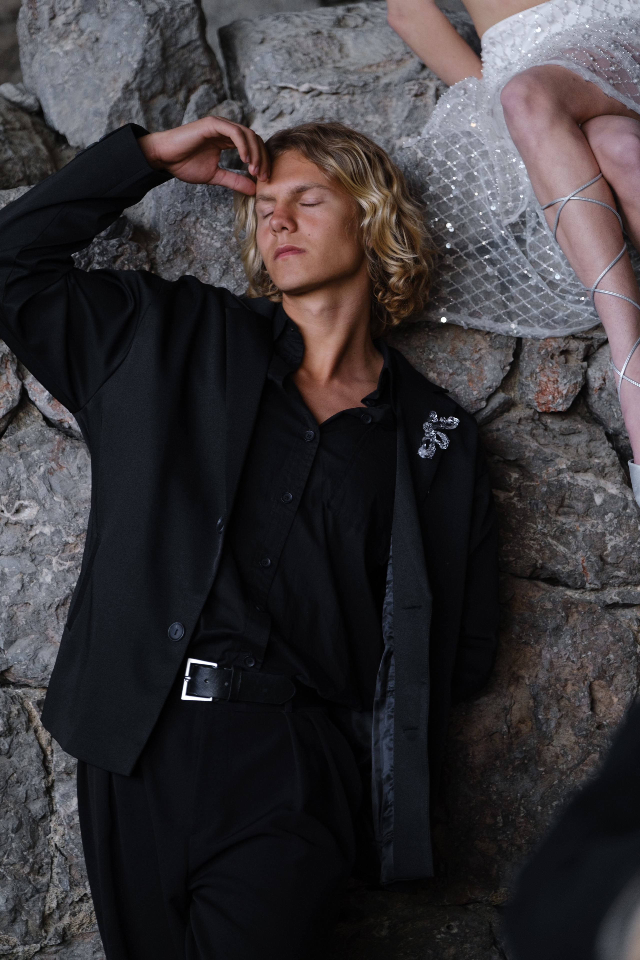 Свадебная фотосессия на Тропе Глицина Судак. Профессиональная фотосъемка в Крыму. Натуральные эмоции и живые кадры. Забронируйте дату прямо сейчас!