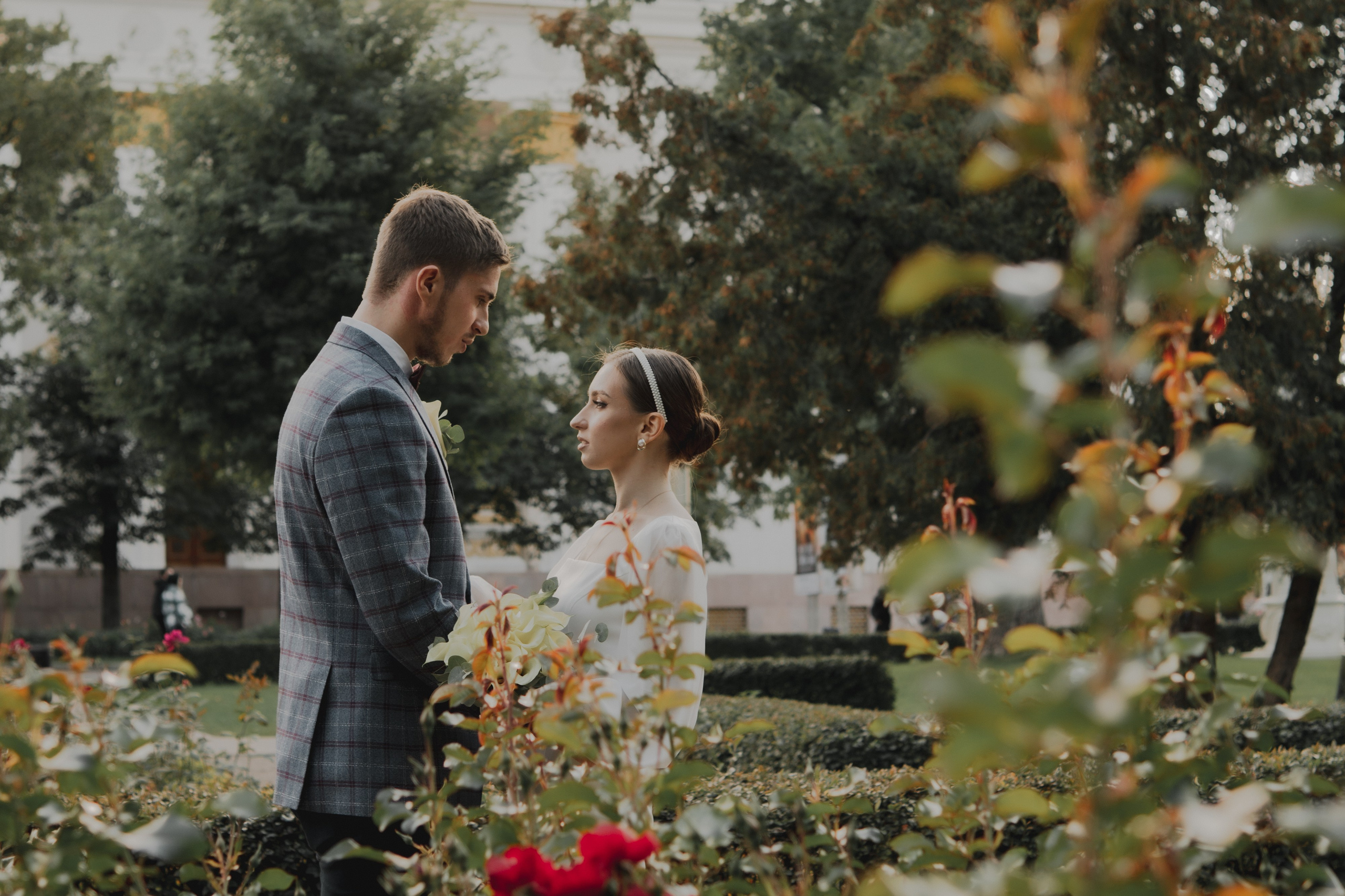 Свадебная прогулка. Мы тонем в лучах нежных объятий. Свадебный и портретный фотограф в Москве, Светлана Янковая