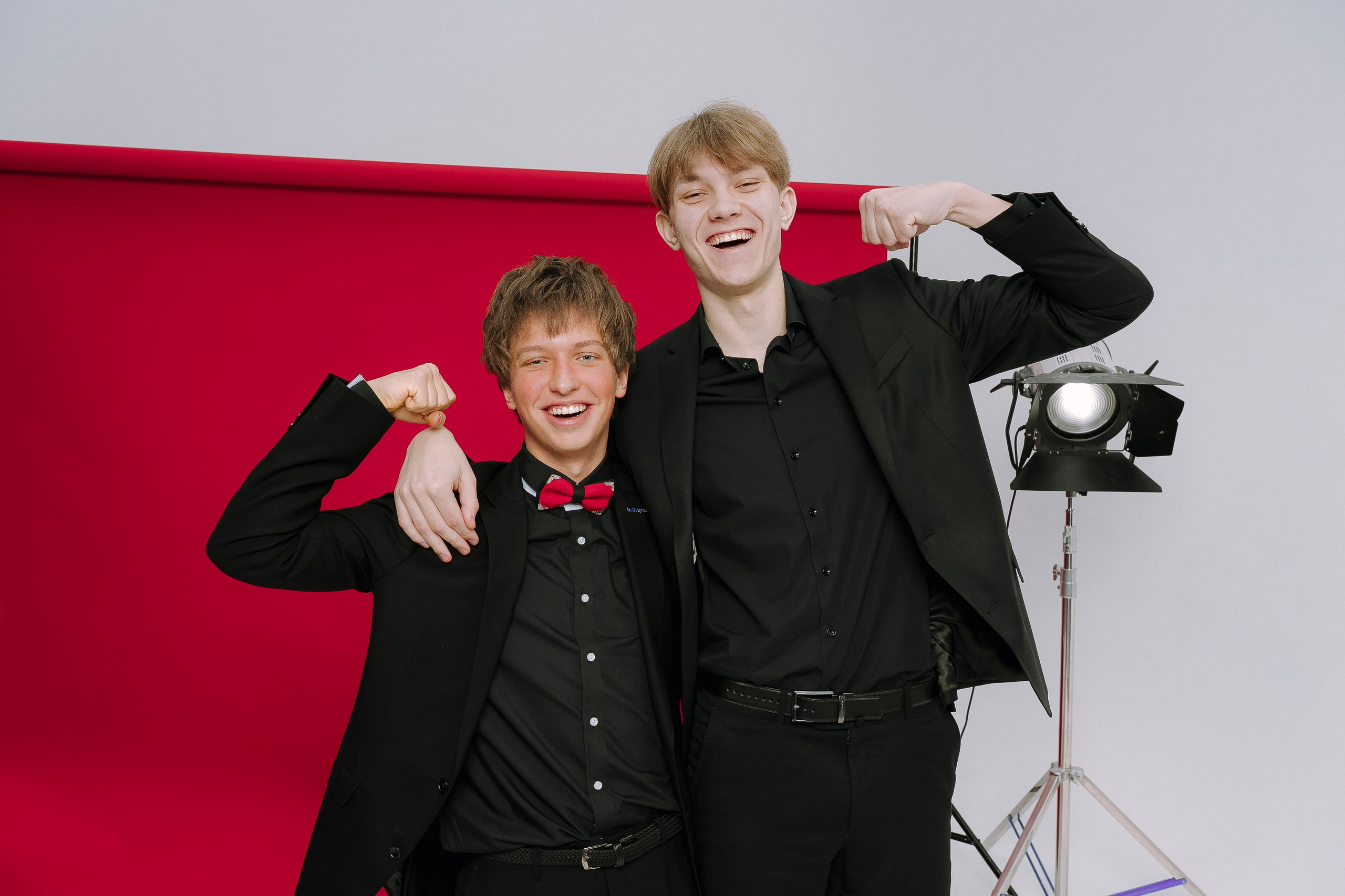 Альбом Красный- старшая школа. Выпускные альбомы Натальи Бутко: Новороссийск, Анапа, Геленджик