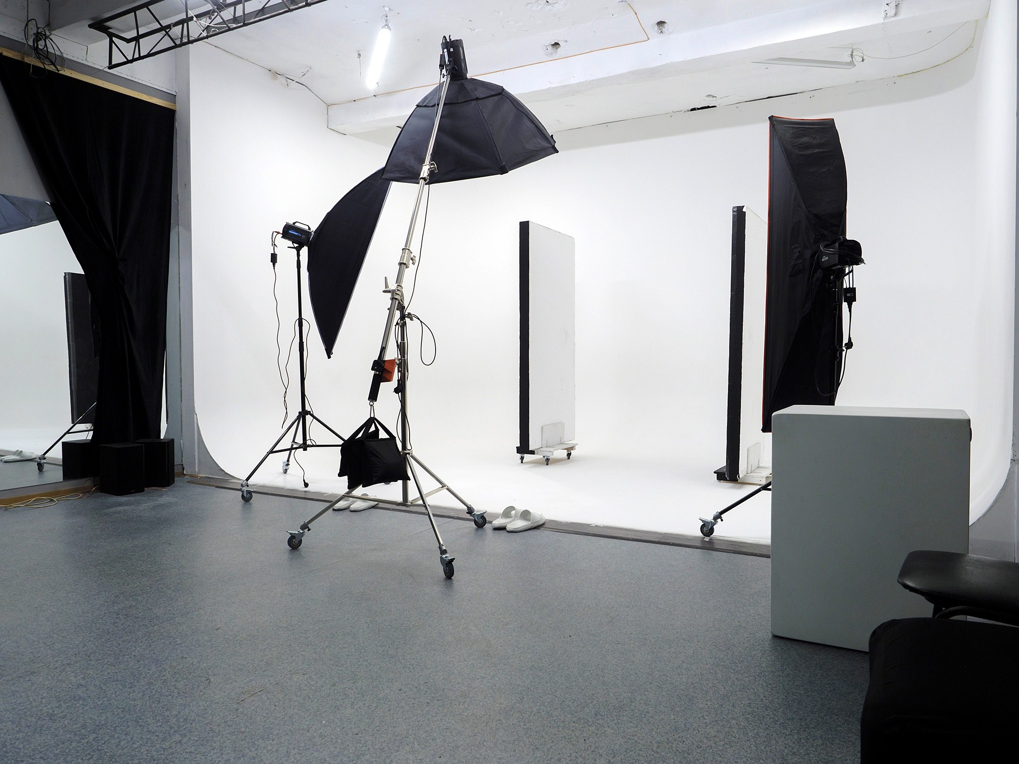 Малый зал. Интерьеры. Фотостудия «Мастерская» г. Челябинск