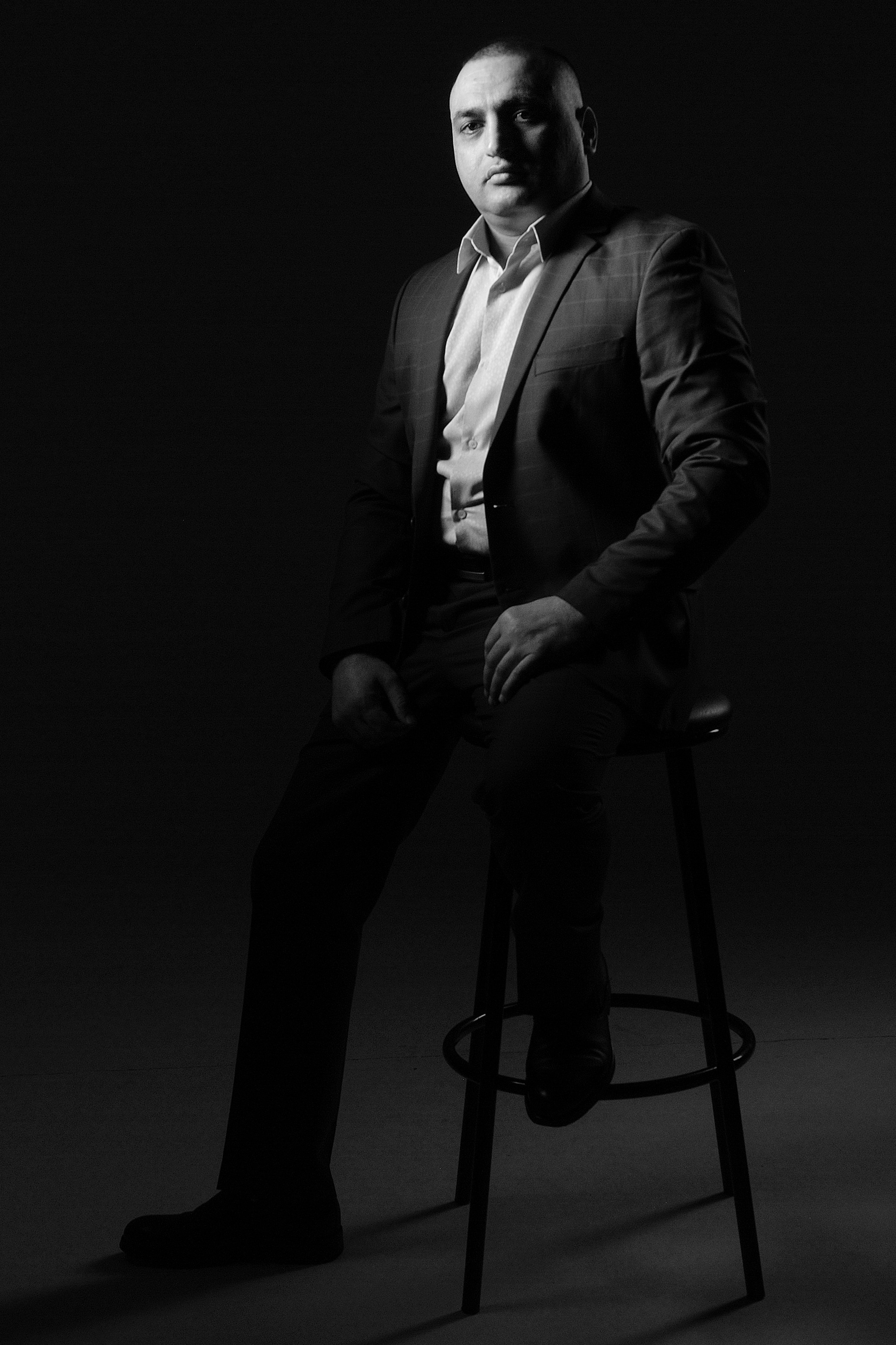 Мужской портрет. Фотограф Дмитрий Кищенко. Арт-студия "Мастер и Маргарита". Фотосъемки в Сызрани, Тольятти, Самаре.