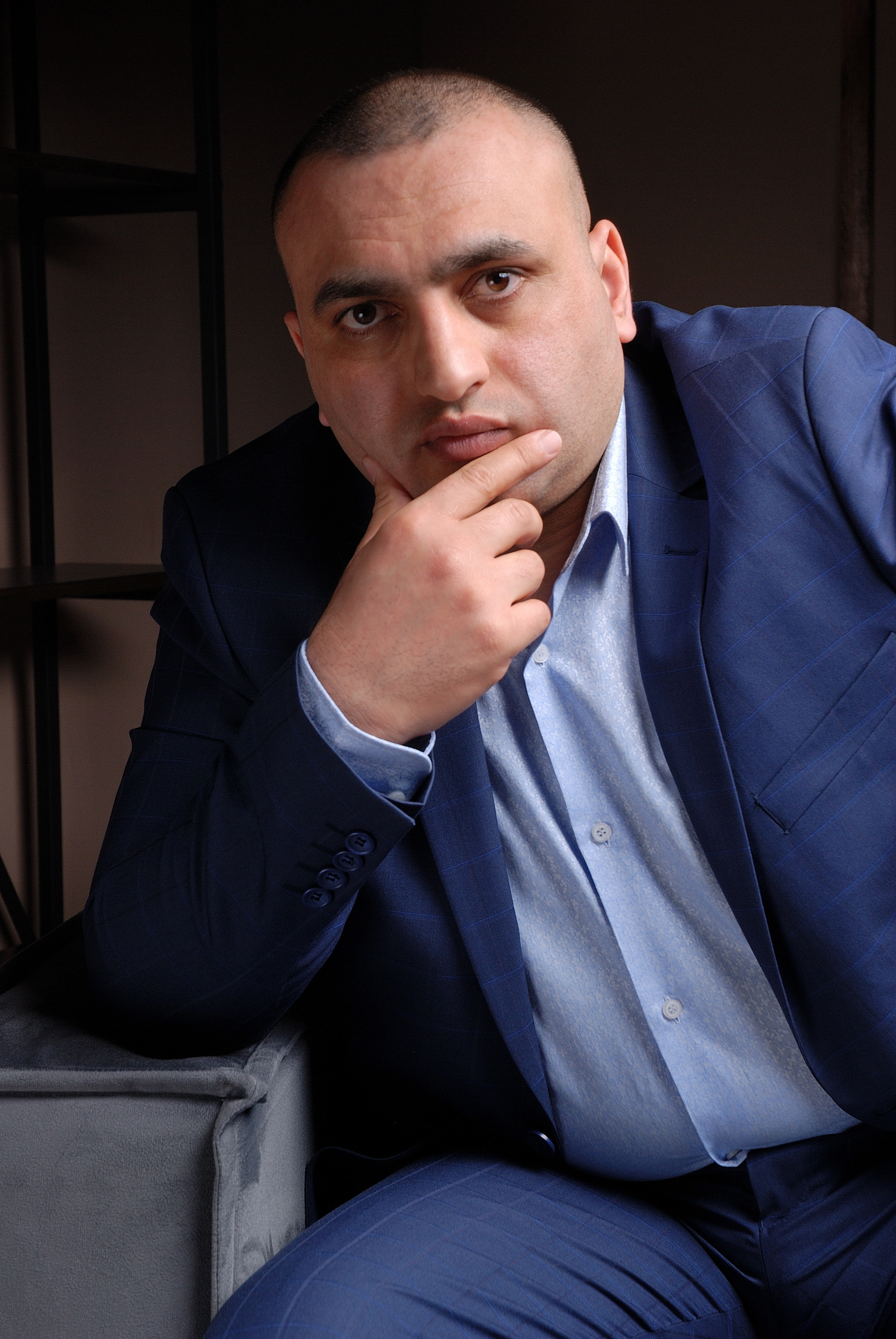 Мужской портрет. Фотограф Дмитрий Кищенко. Арт-студия "Мастер и Маргарита". Фотосъемки в Сызрани, Тольятти, Самаре.