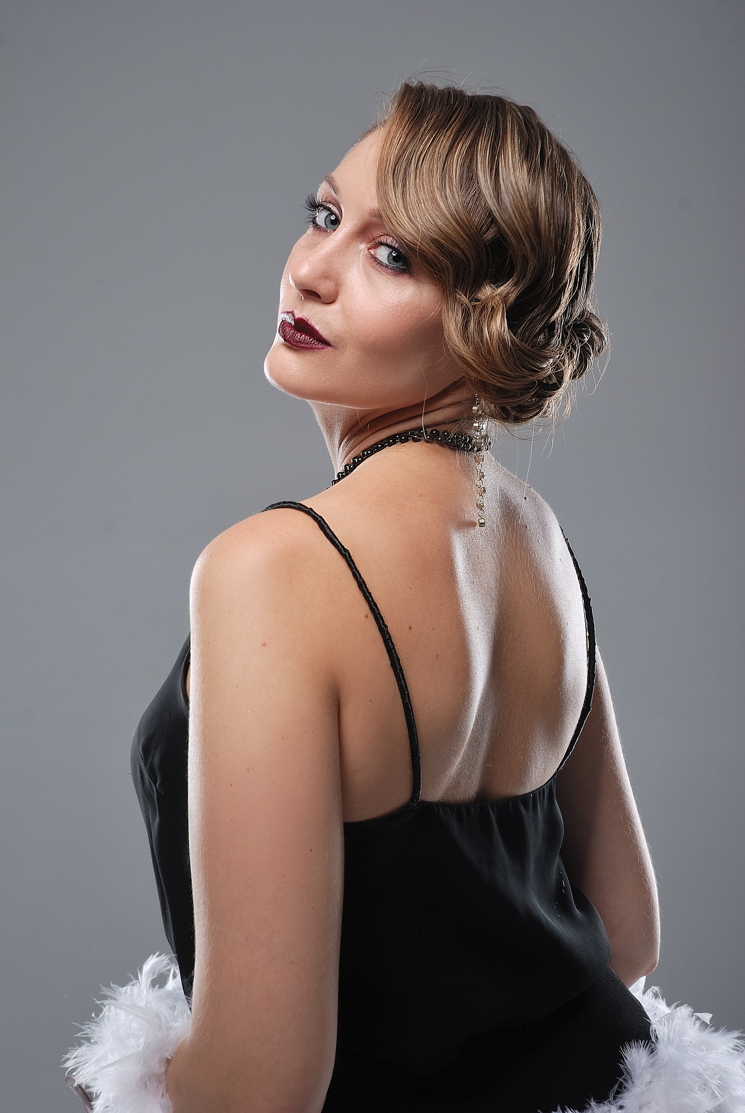 Студийная фотосессия в Сызрани в стиле Гэтсби от фотографа Дмитрия Кищенко.