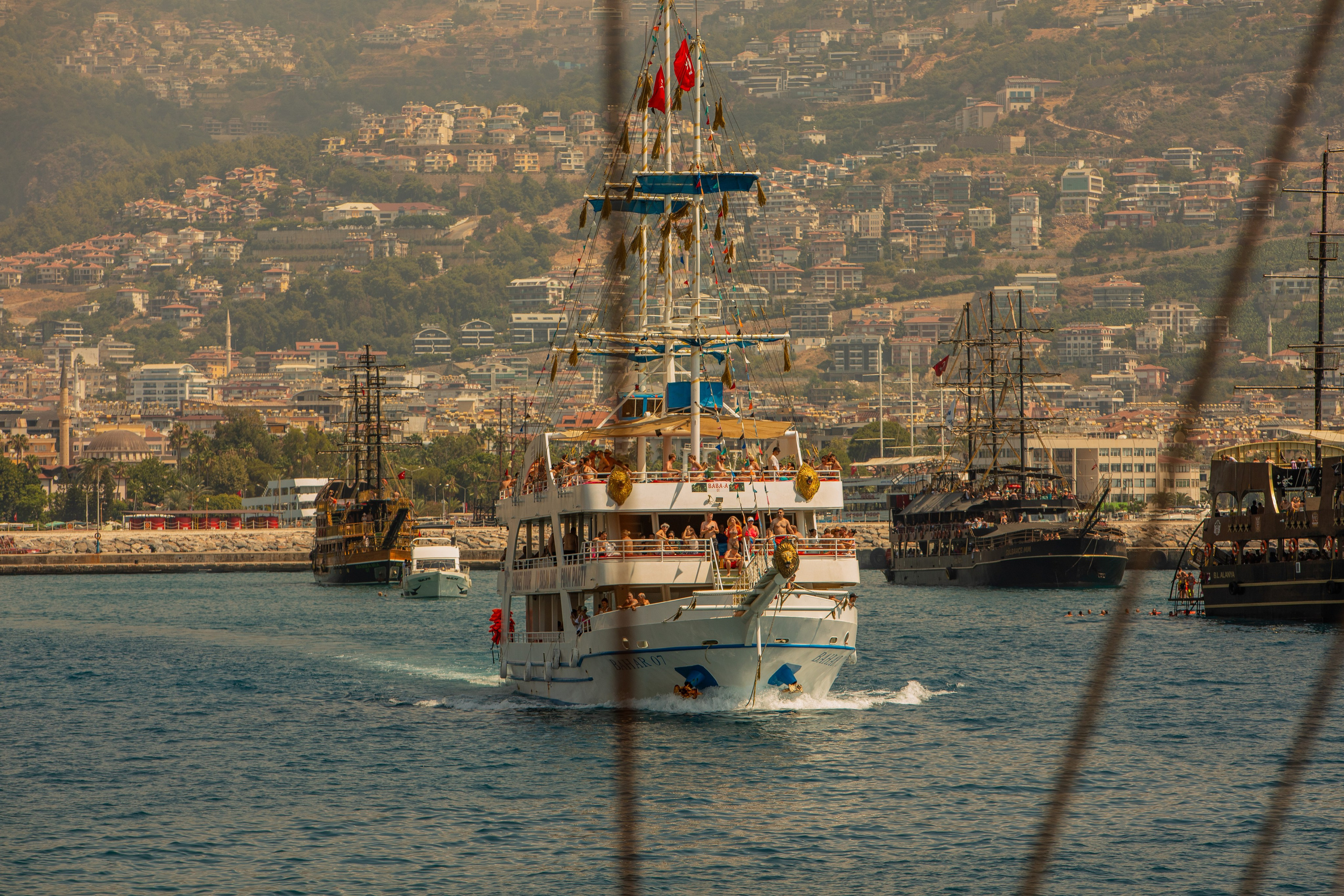 Где-то у берегов Аланьи (Турция). Фотограф Сергей Ловкий