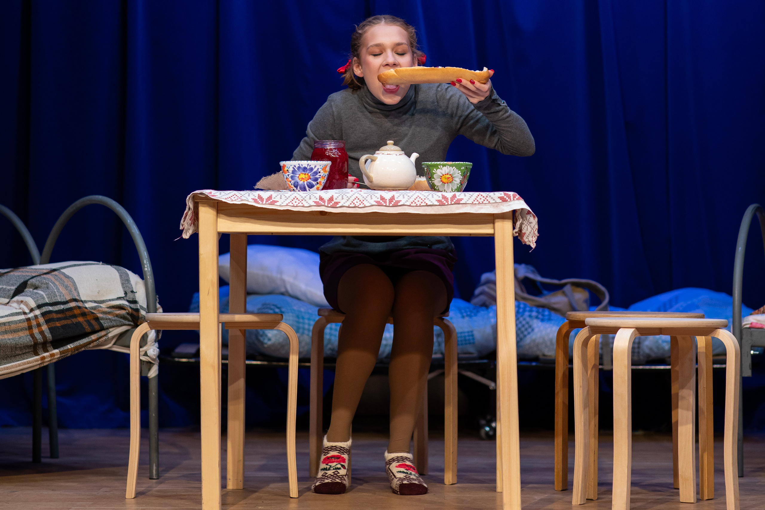 «Девчата», спектакль театральной студии «Дом». Фотограф Сергей Ловкий