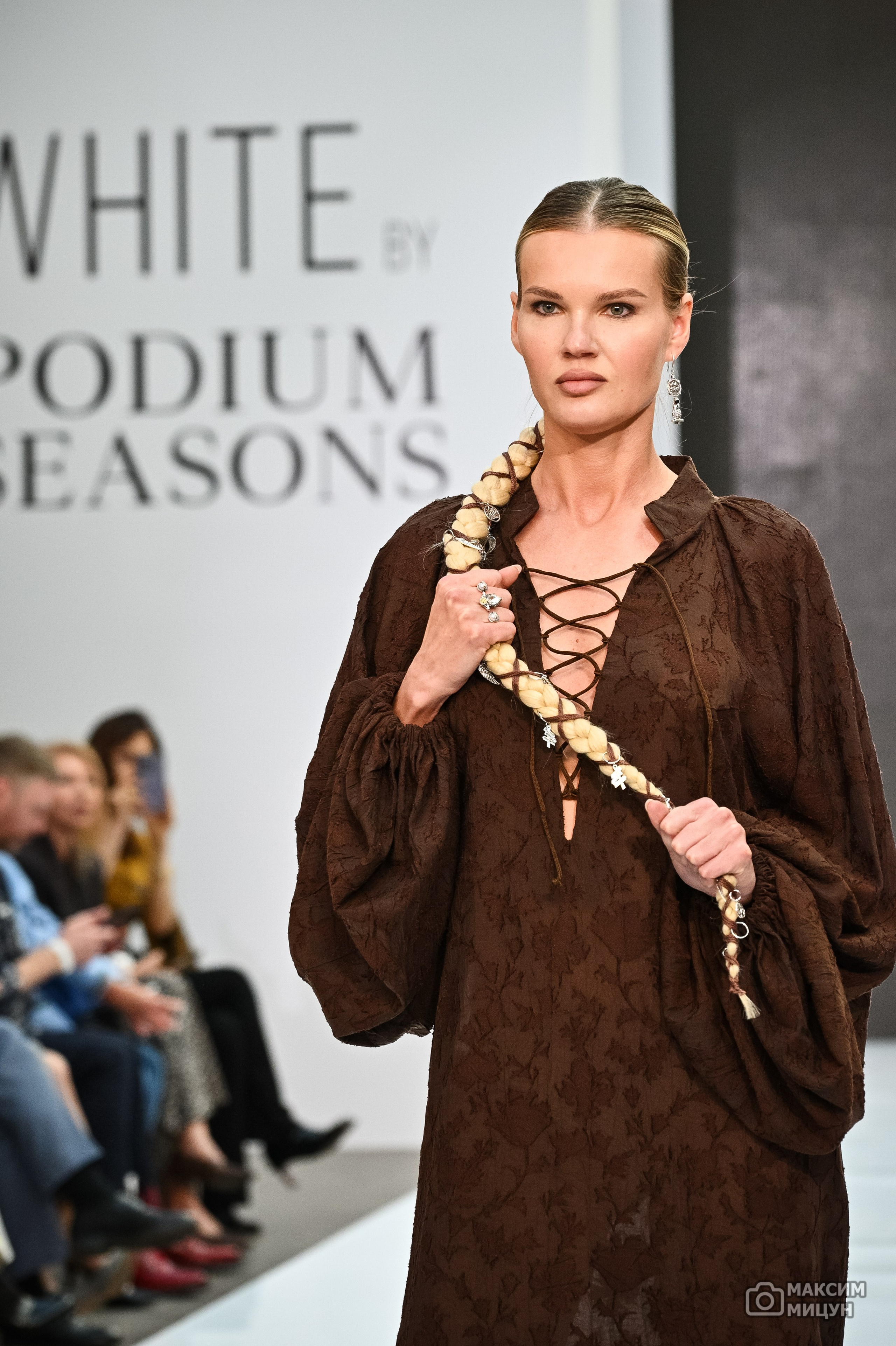 Модные показы. Фотограф Максим Мицун. Портрет, свадьба, репортаж, каталог