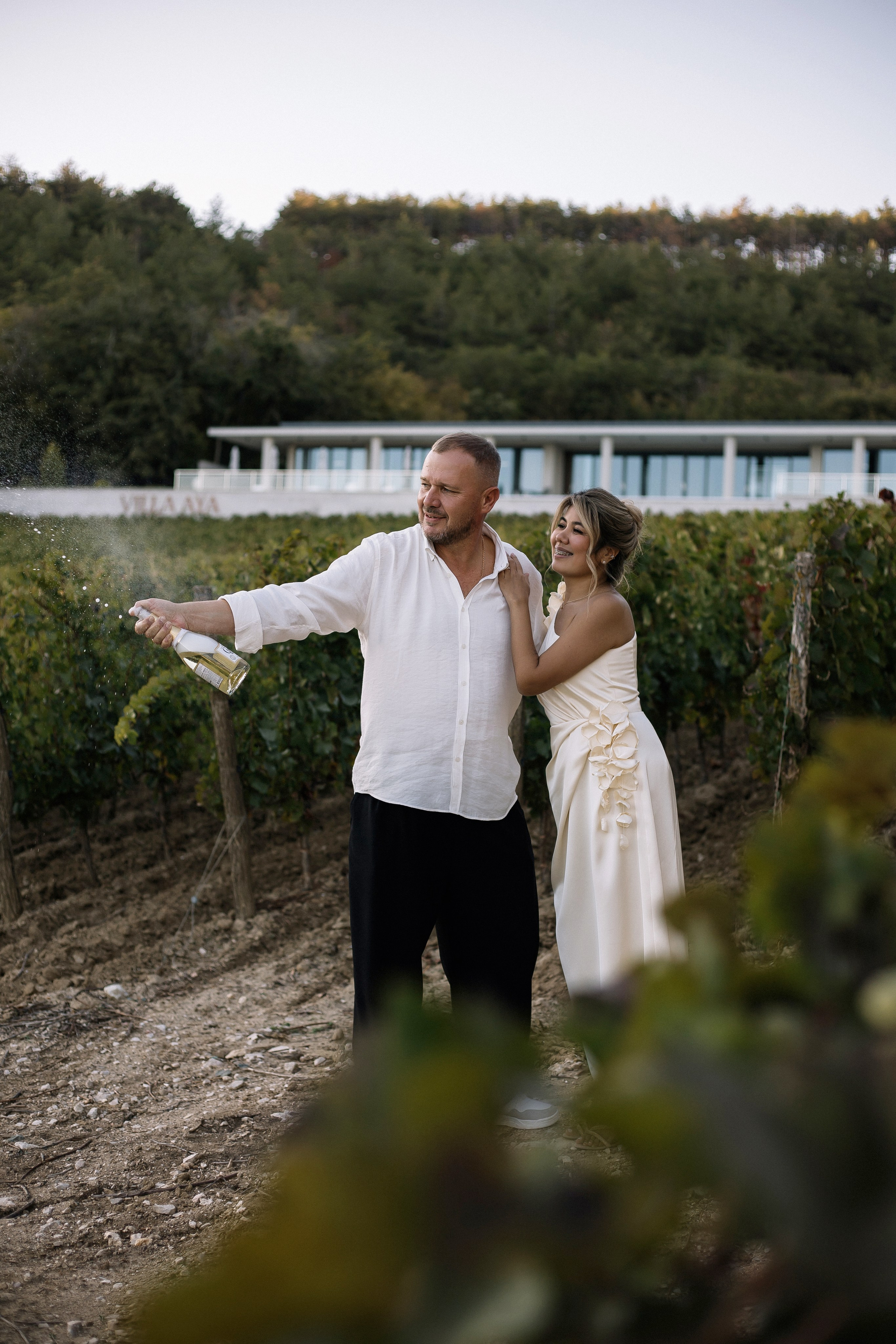 Александр и Гузель. Свадьба для двоих. Винодельня AYA. Фотограф Анна Лейман. Севастополь