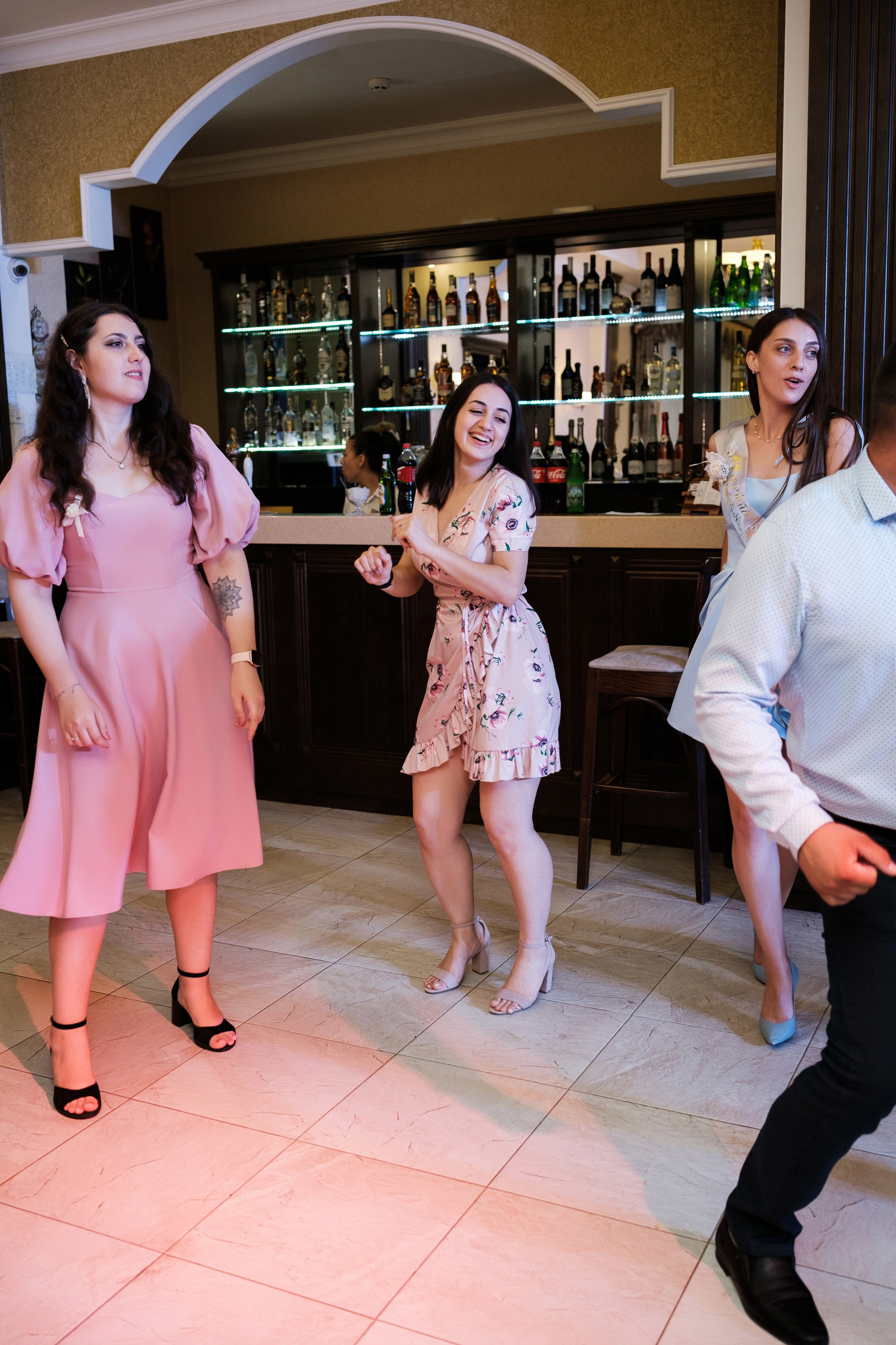 Виктор и Анна. Свадебный фотограф | репортаж | праздники | крещение