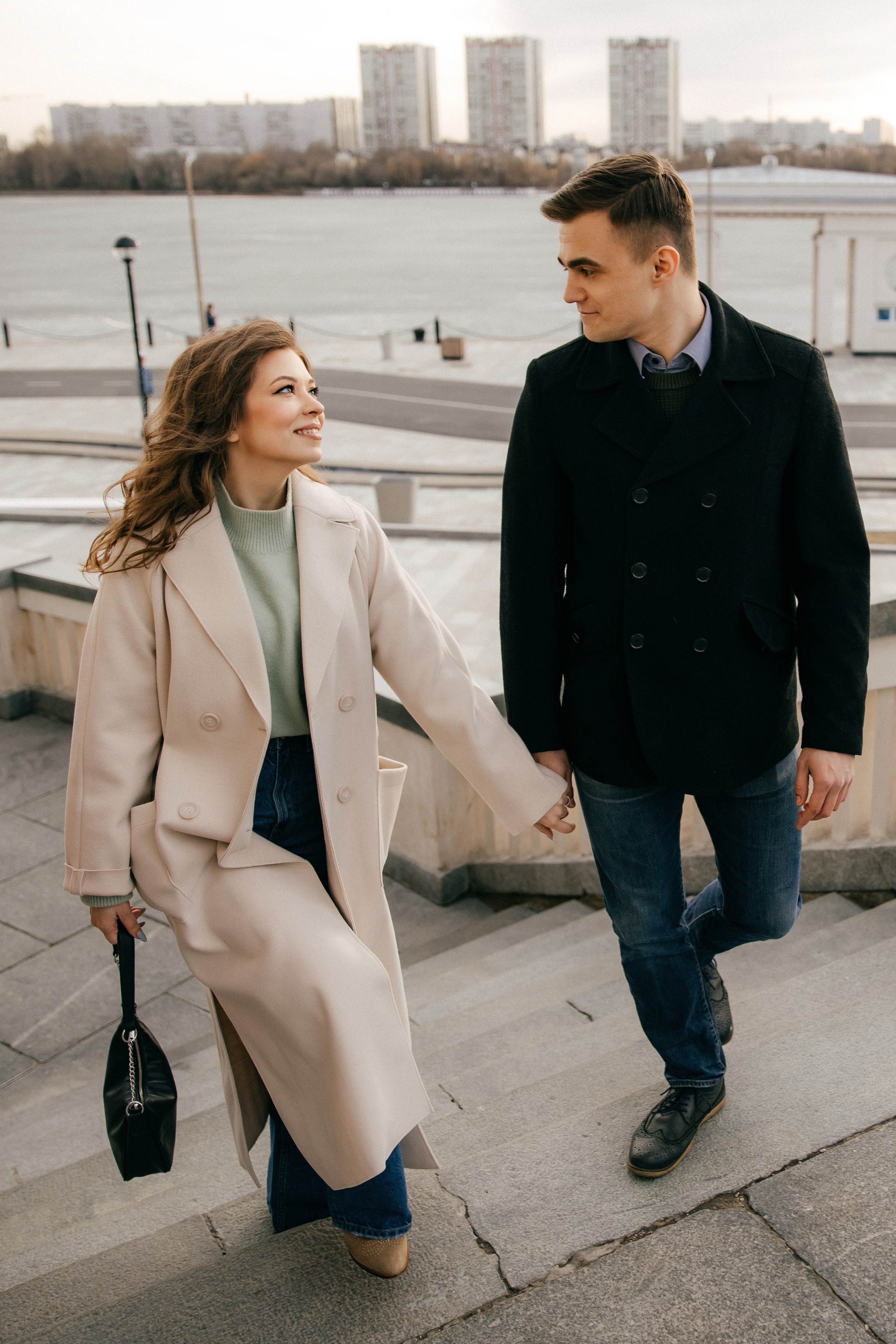 Прогулка Дани и Ани на Речном вокзале. Свадебный и семейный фотограф Кристина Савенкова
