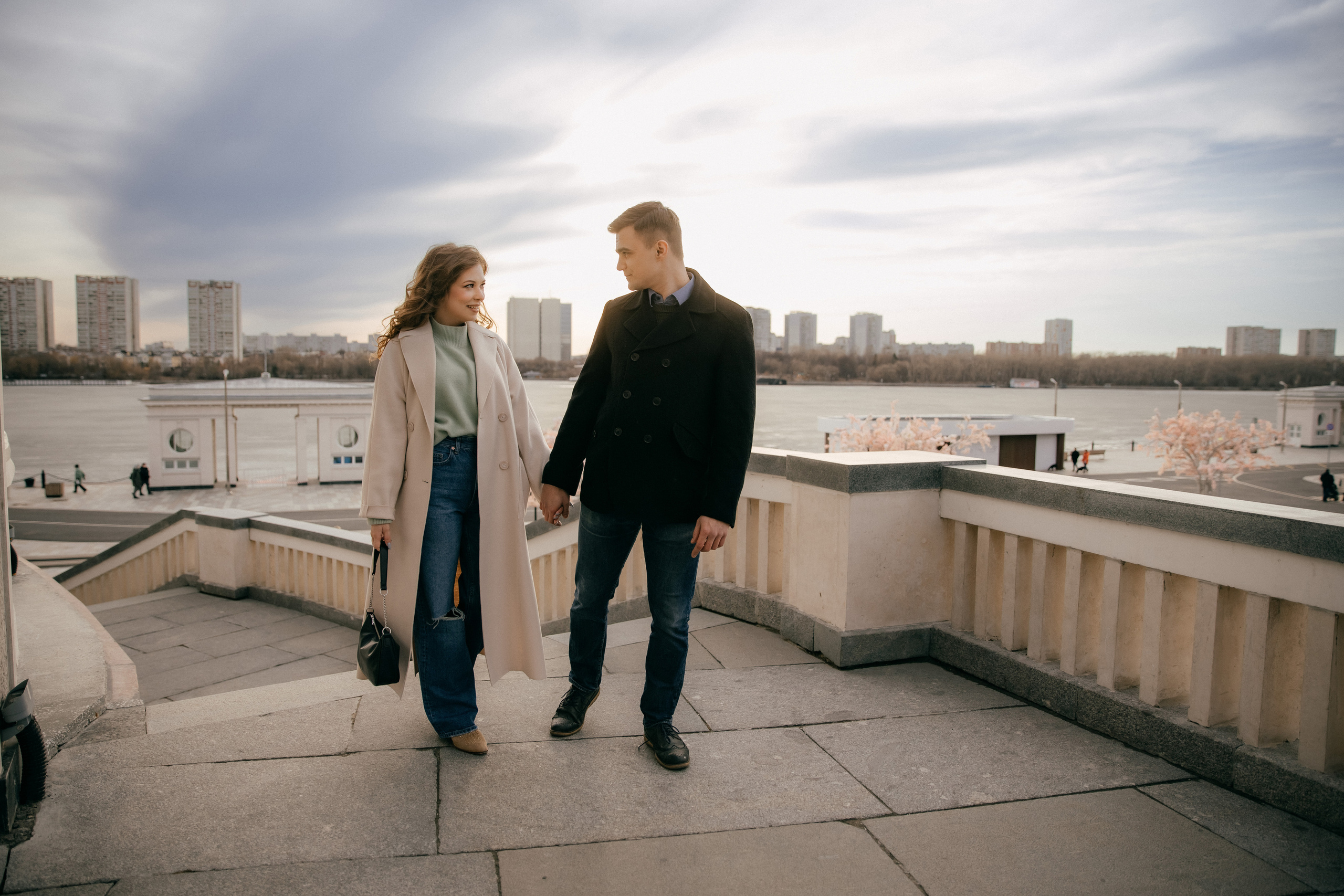 Прогулка Дани и Ани на Речном вокзале. Свадебный и семейный фотограф Кристина Савенкова