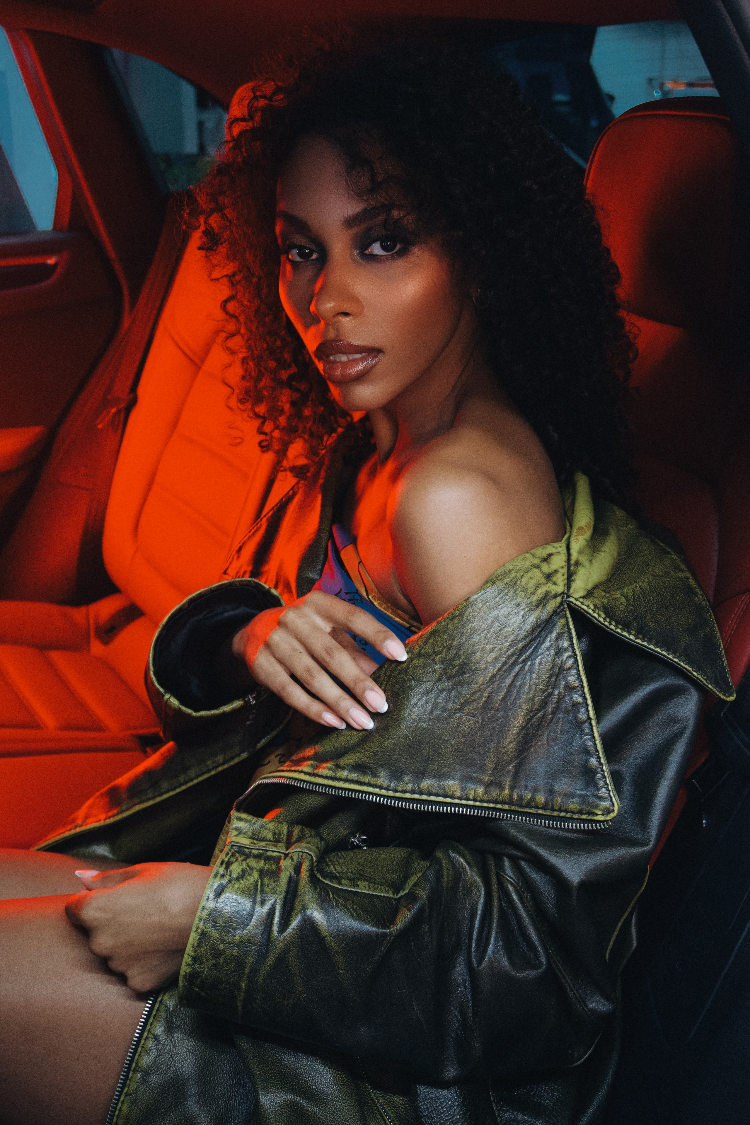 Диана, съемка с авто. Фотограф в Минске Света Григорьева