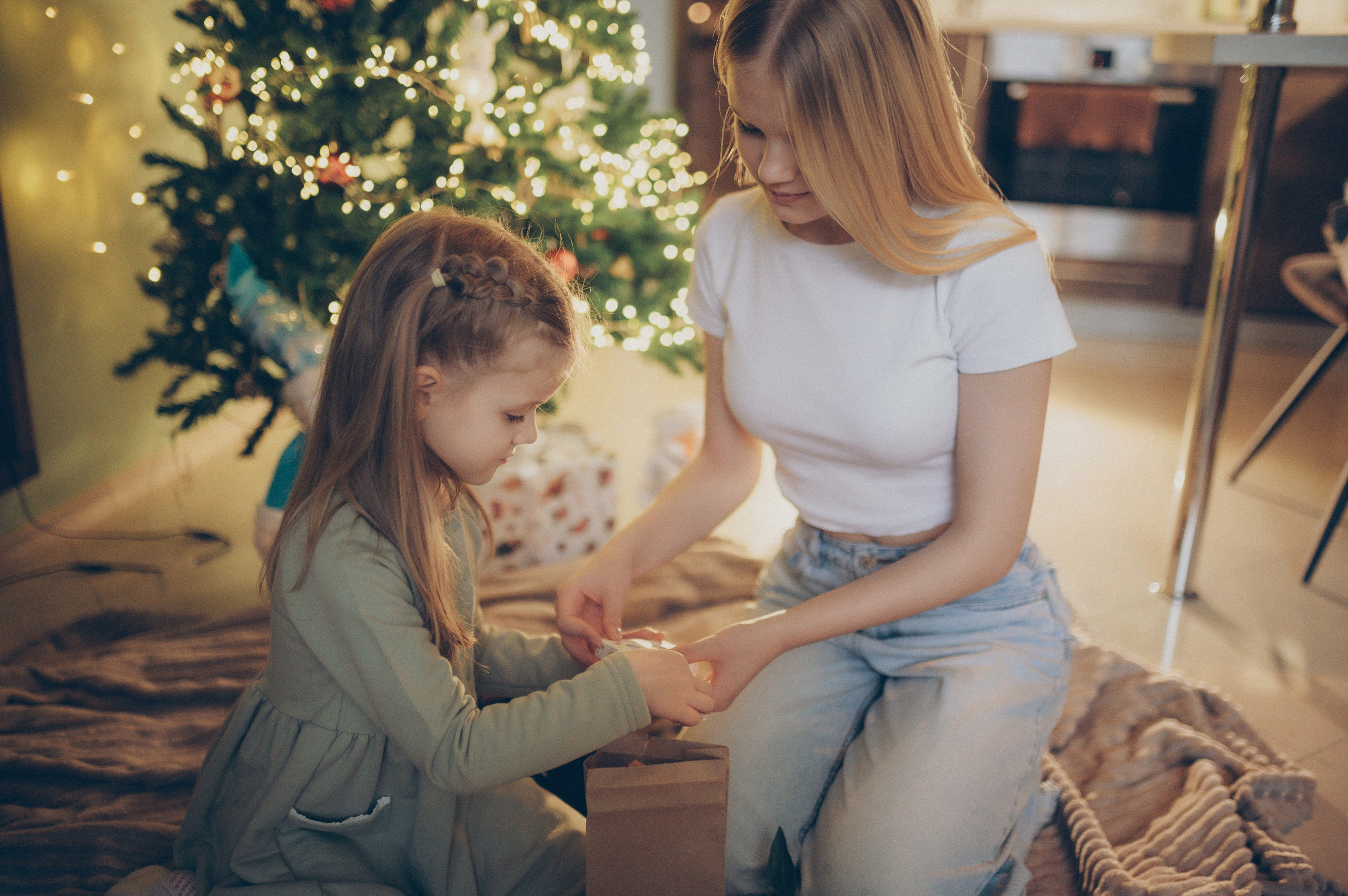 Тася, Соня, Женя и Илья (новогодняя домашняя). Фотограф, г. Лесной Свердловской области