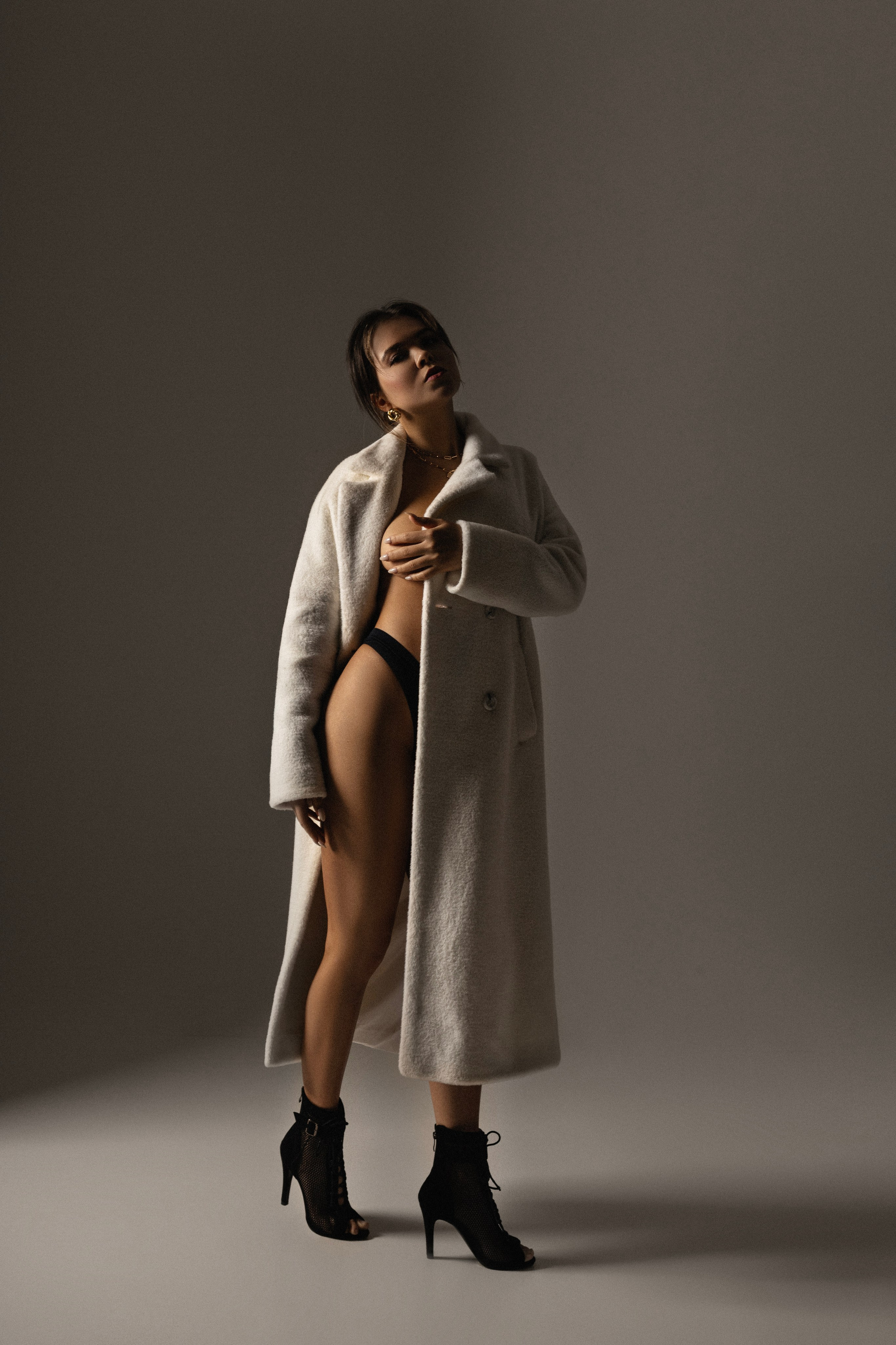 Студийная съёмка. Женский фотограф в Санкт-Петербурге, Москве и весь мир Алёна Мамаева