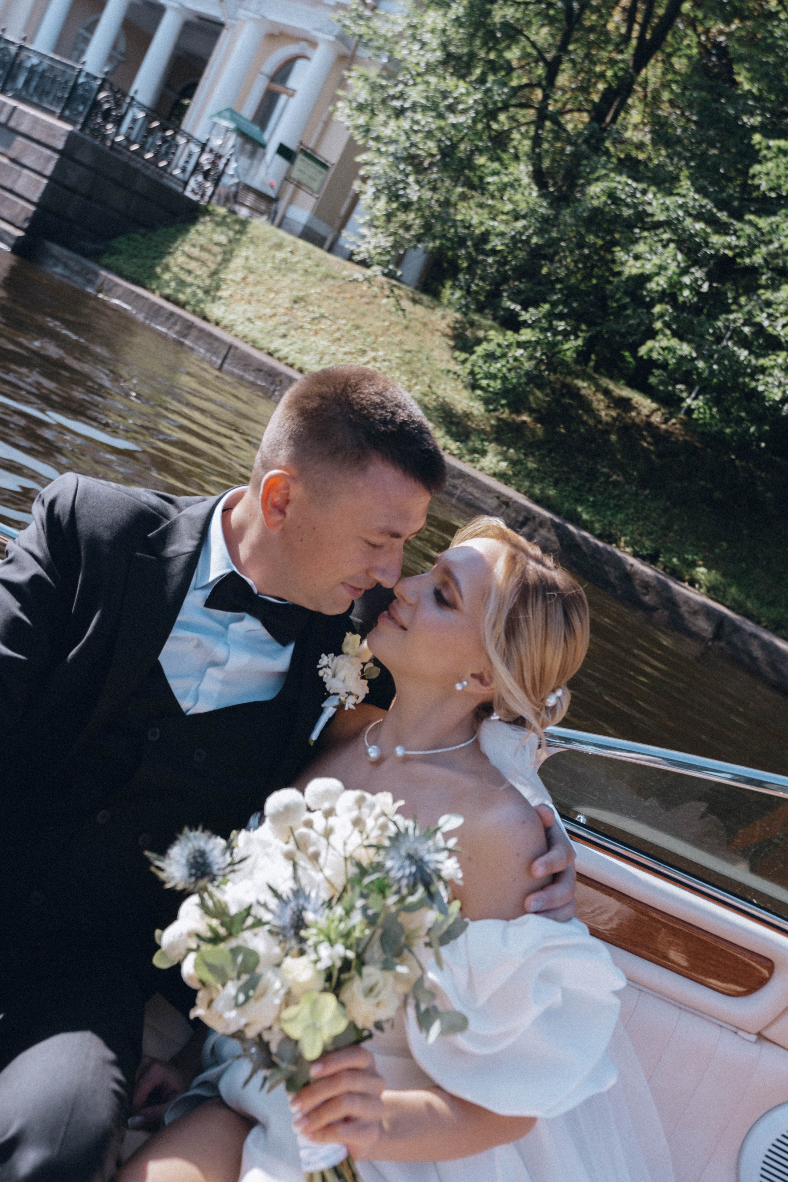 СВАДЕНБНАЯ СЬЕМКА НА КАТЕРЕ ПО КАНАЛАМ САНКТ-ПЕТЕРБУРГА И В АКВАТОРИИ НЕВЫ. Профессиональный фотограф, Санкт-Петербург — Виктория Богомолова