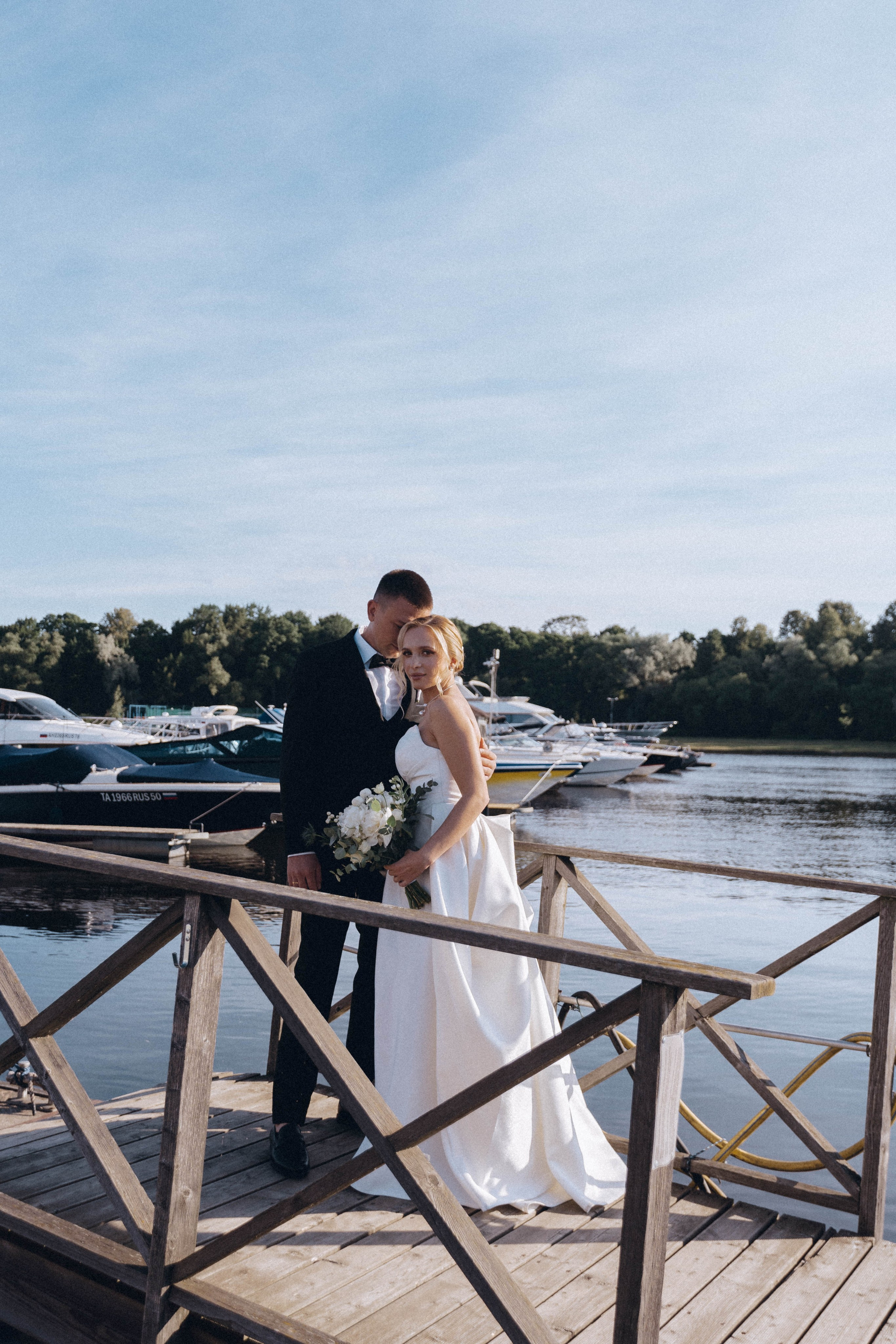 СВАДЕНБНАЯ СЬЕМКА НА КАТЕРЕ ПО КАНАЛАМ САНКТ-ПЕТЕРБУРГА И В АКВАТОРИИ НЕВЫ. Профессиональный фотограф, Санкт-Петербург — Виктория Богомолова