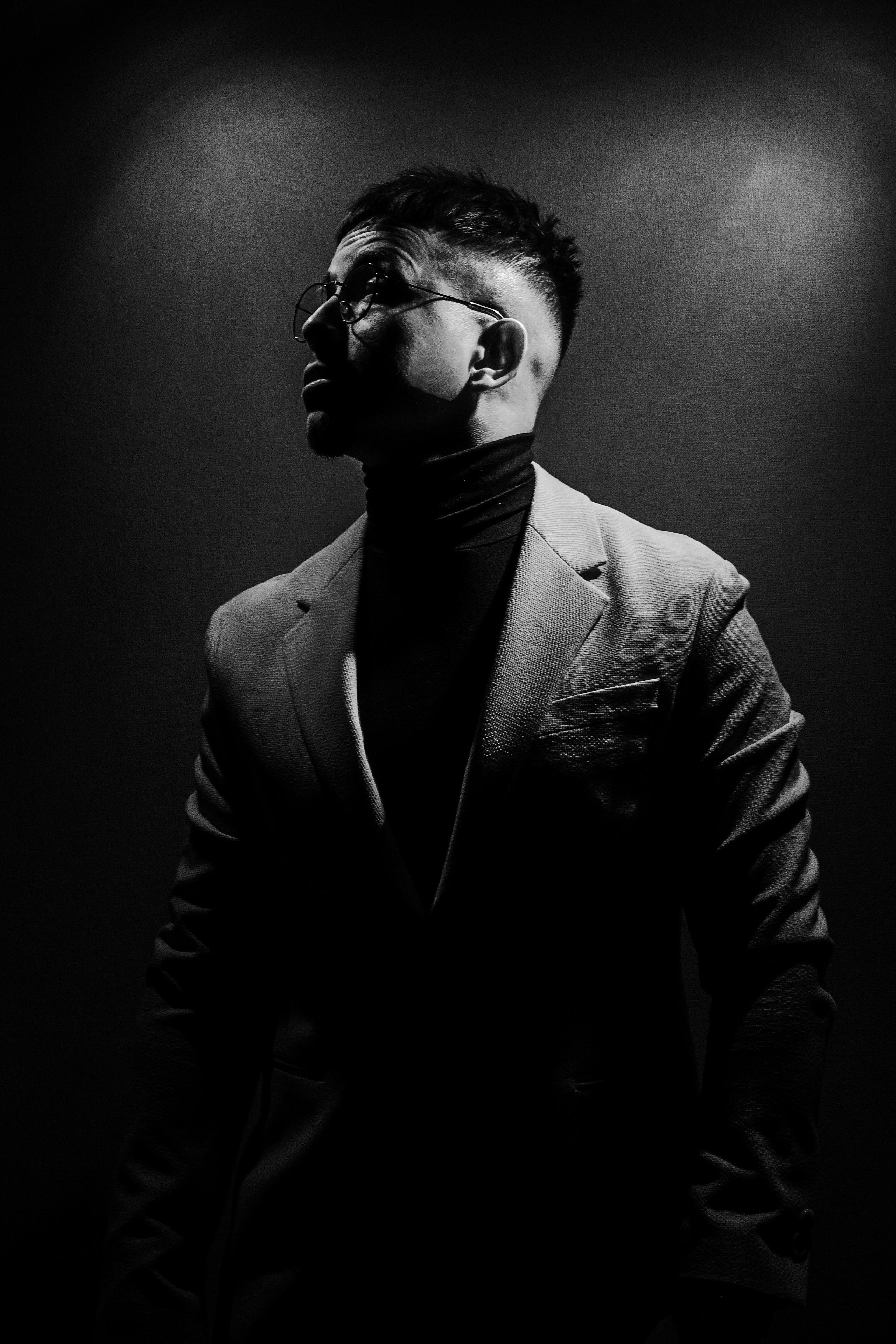 Фото. Ведущий Марк Мусин