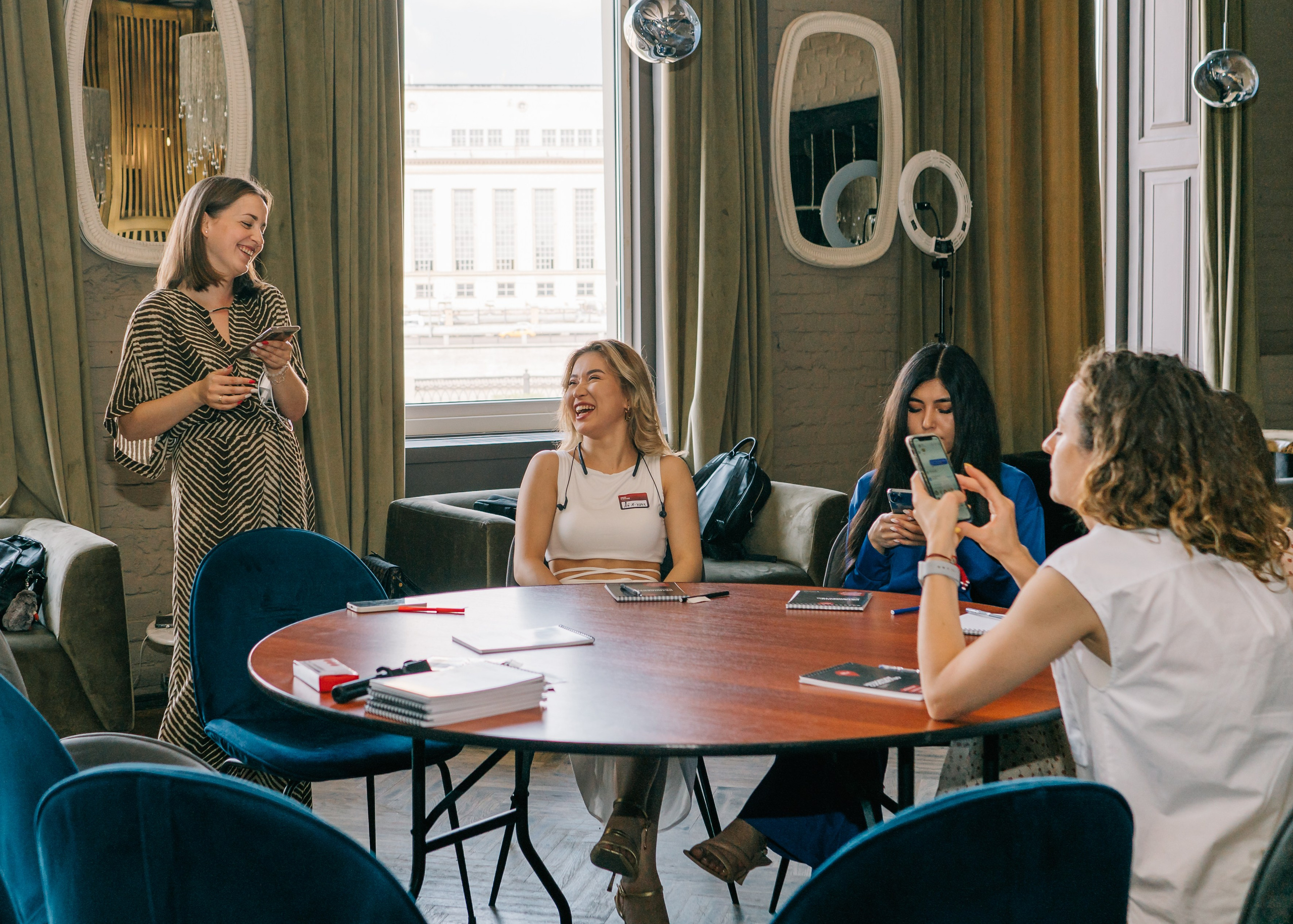 Нетворкинг «Свои в Москве». Женский фотограф в Москве Анастасия Сидорова