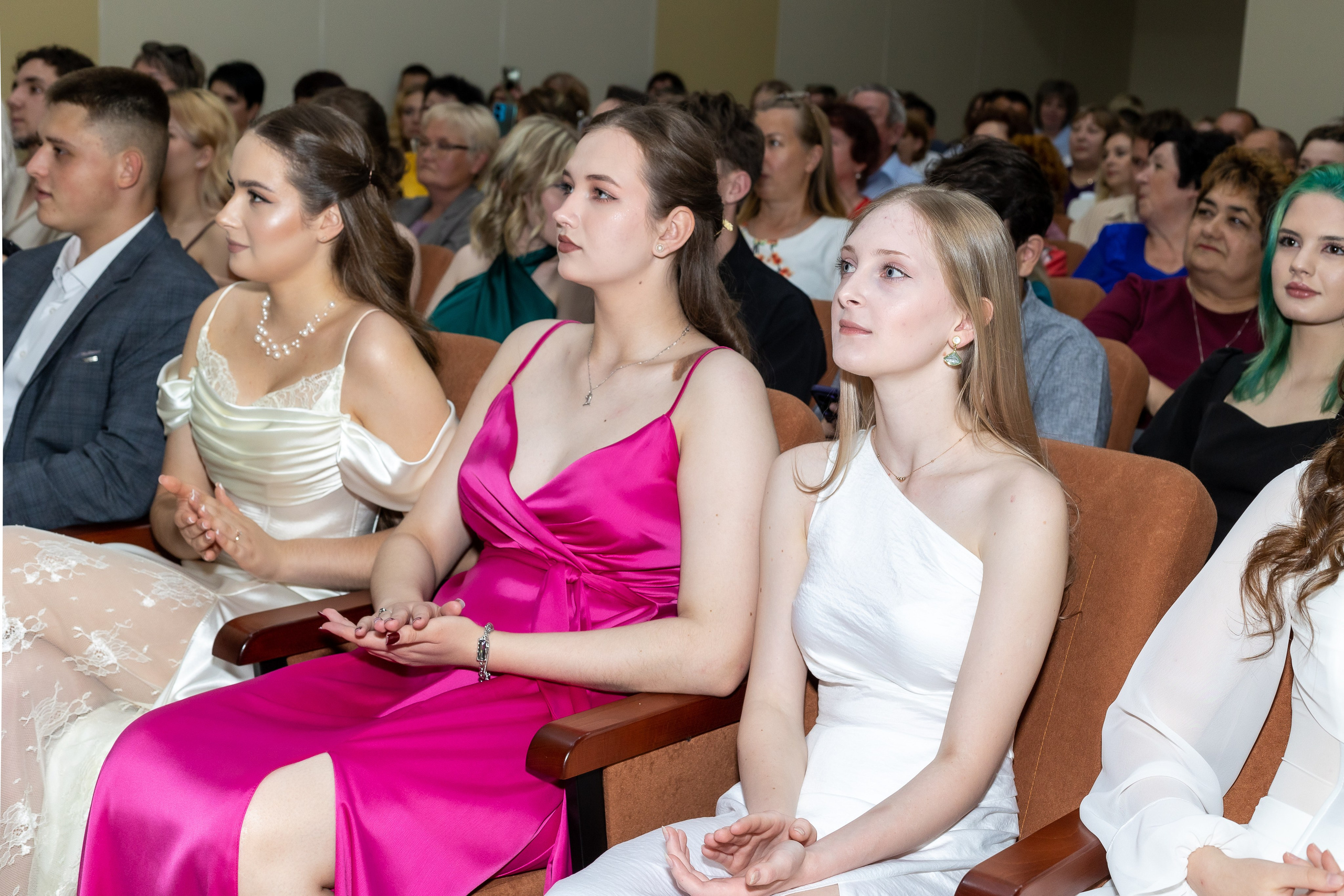 Вручение аттестата 2025. Выпускные альбомы Майкоп, Краснодар Елена Золотарева