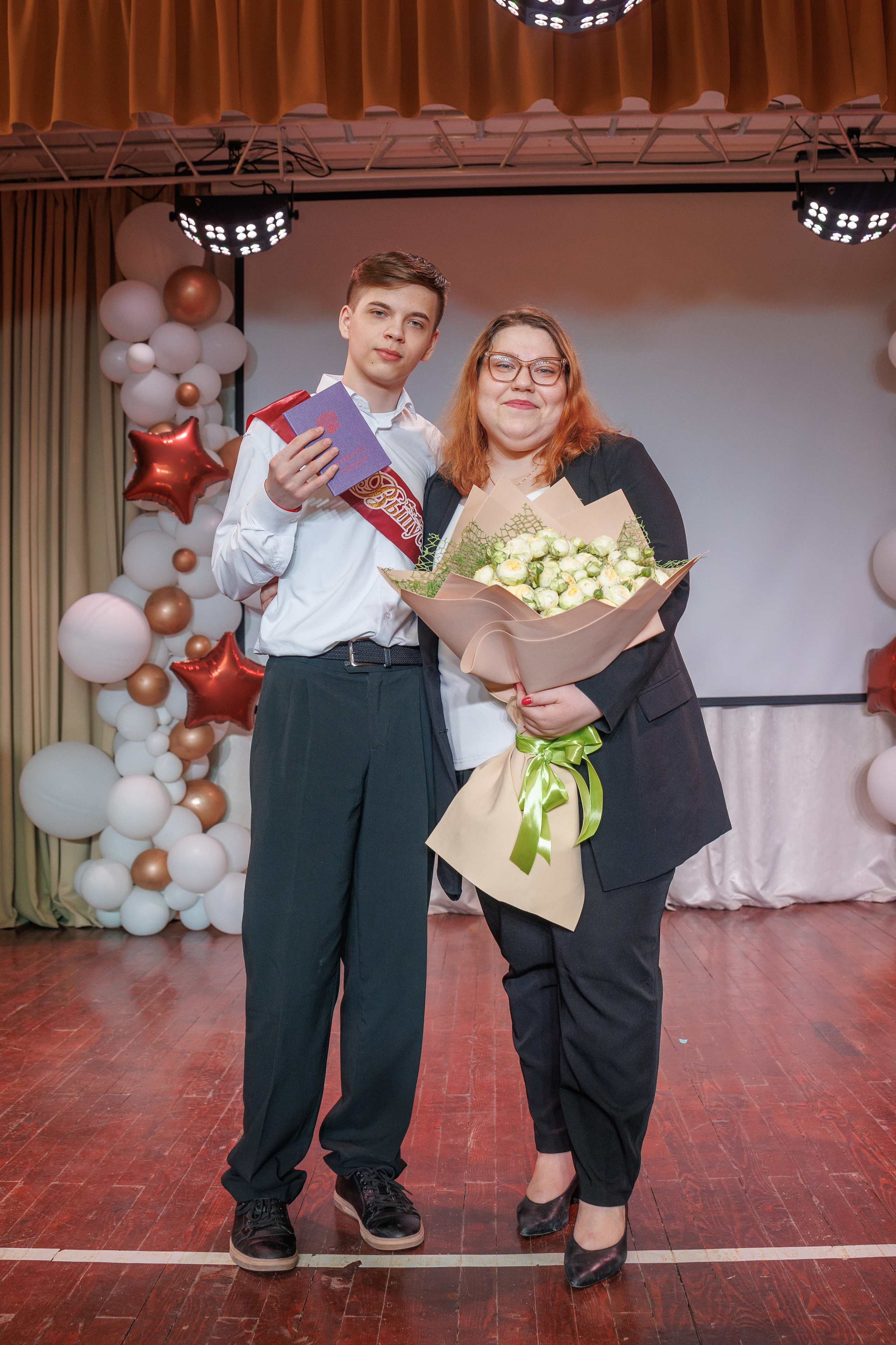 Вручение аттестатов. Свадебный и семейный фотограф в Новосибирске Ирина Дорошкова