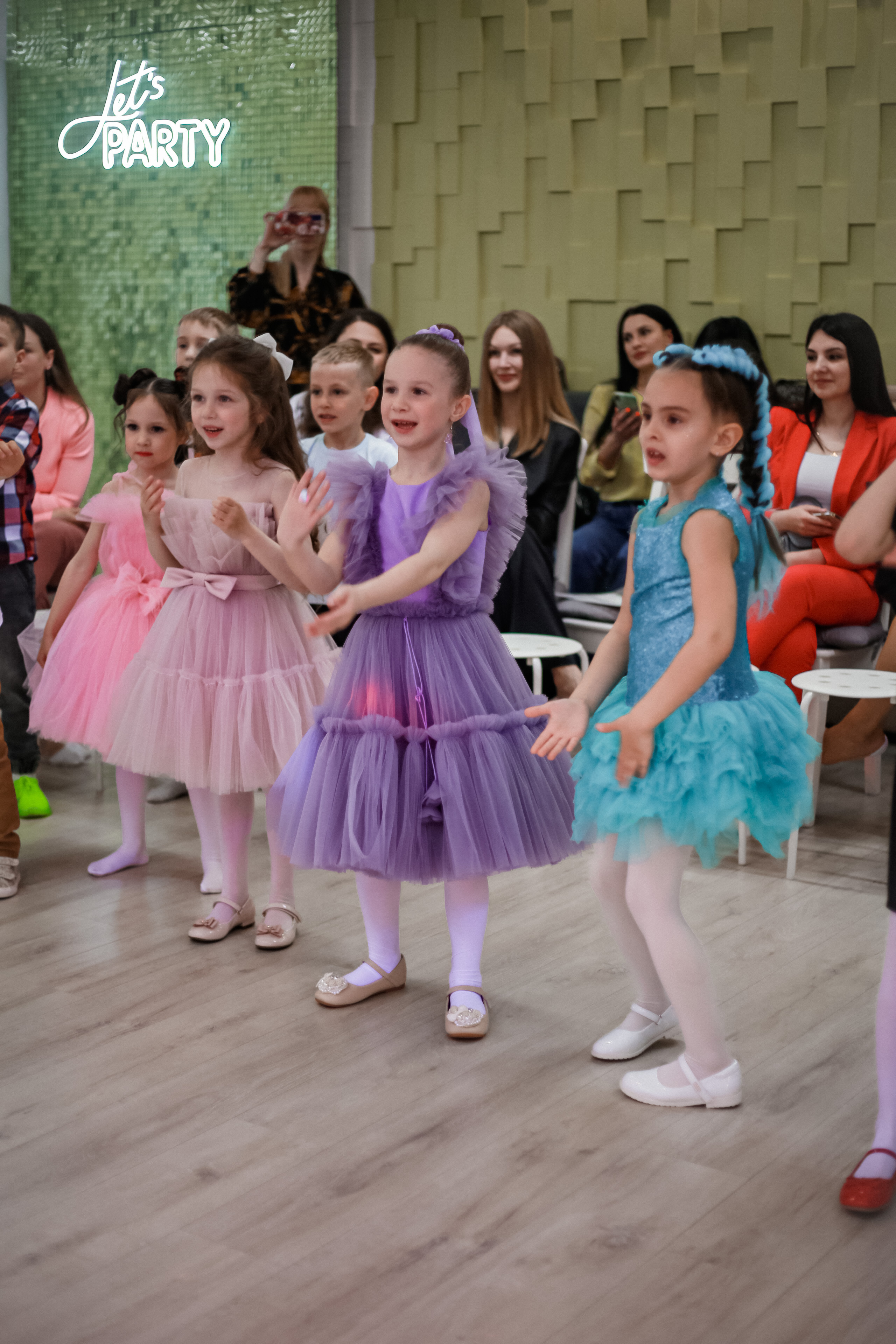 Выпускной из детского сада. Лофт «Братья Гримм». Детский фотограф, Волгоград