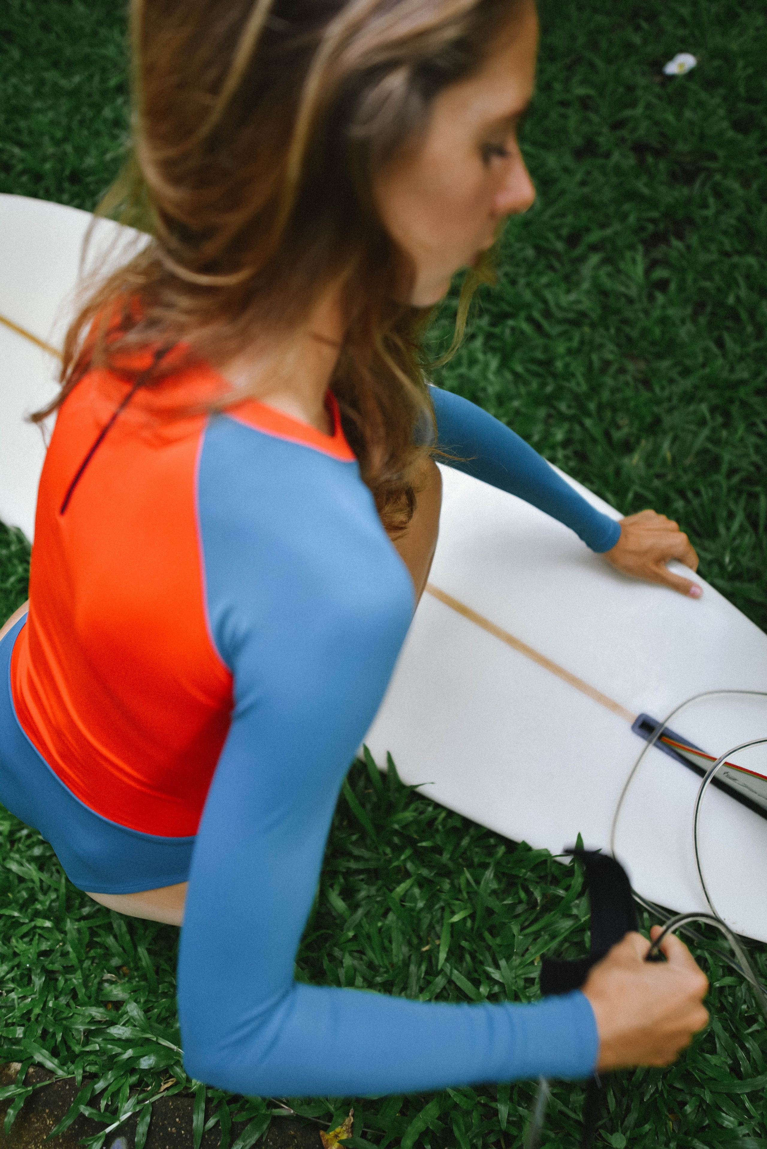 Съемка серфинга с воды в Аругам Бэй | Девушка на волнах восточного побережья. Фотограф на Шри-Ланке