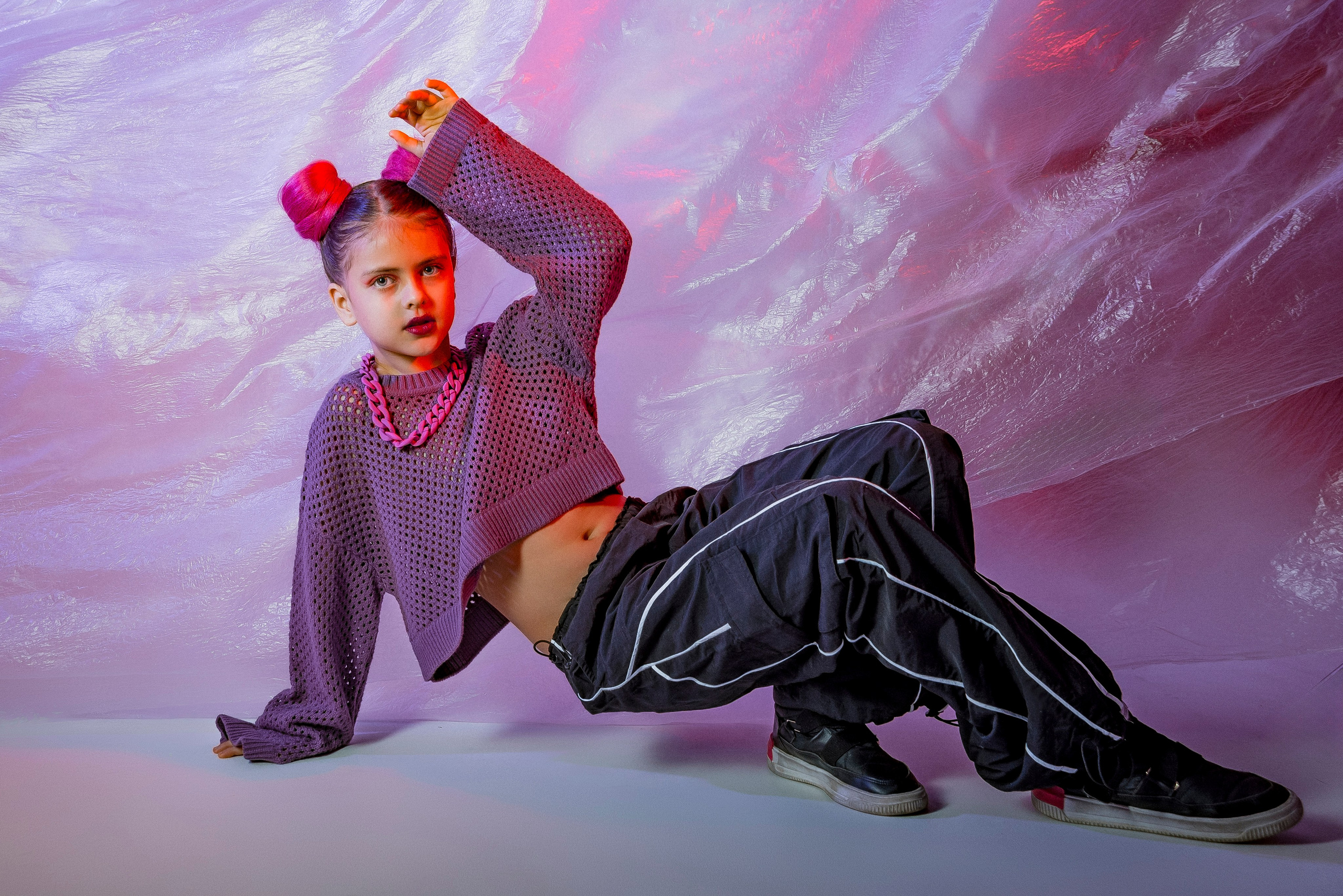 неоновая фотосессия в студии в сочи