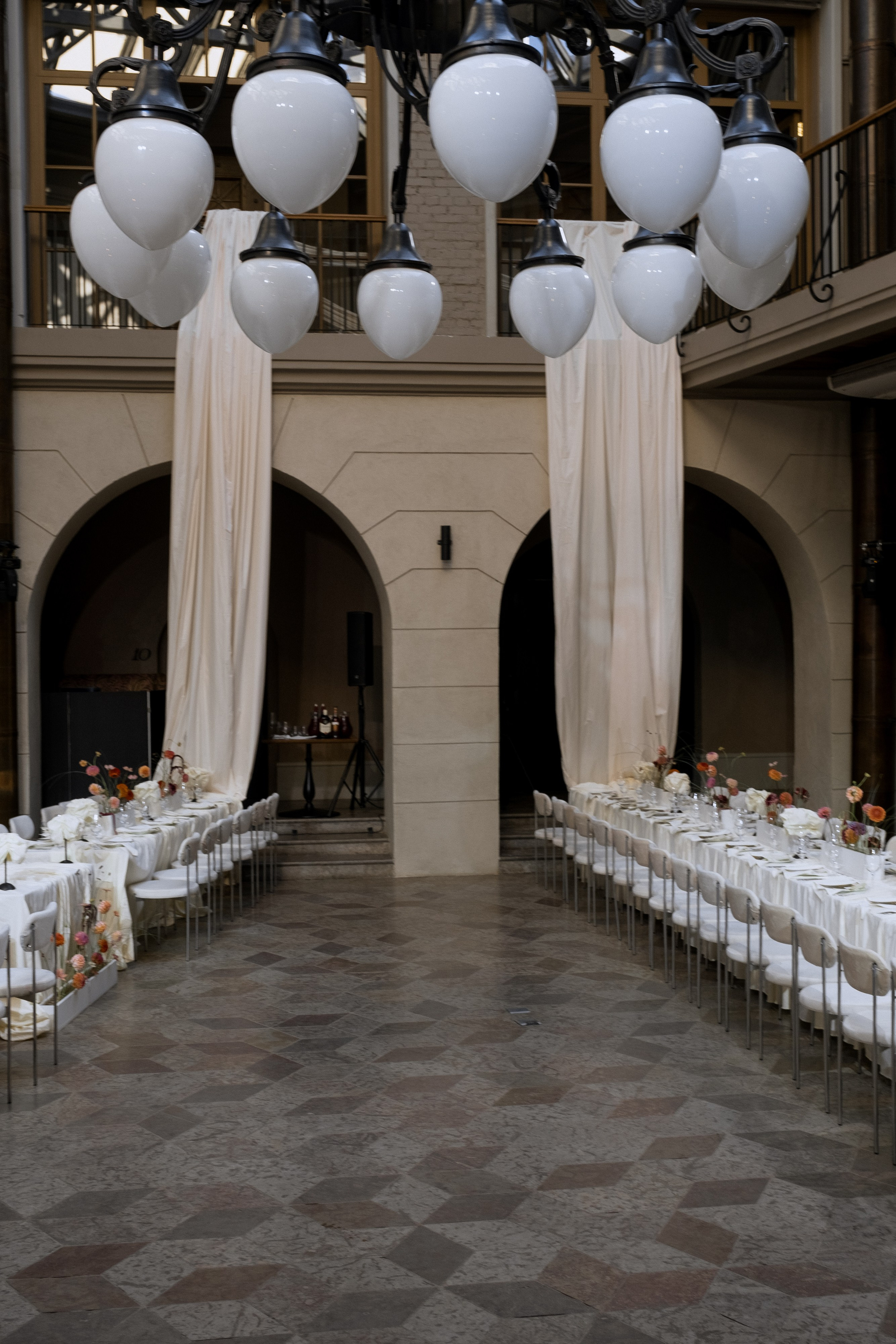 Свадьба в замке. Свадебный фотограф Таня Караисаева