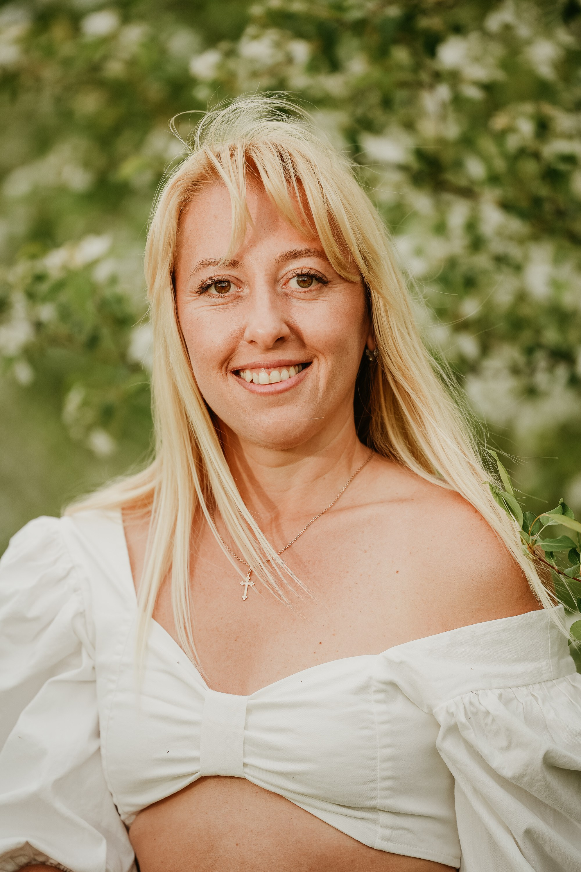 Фотосессия в цветущих яблонях. Фотограф Анна Герман. Красноярск