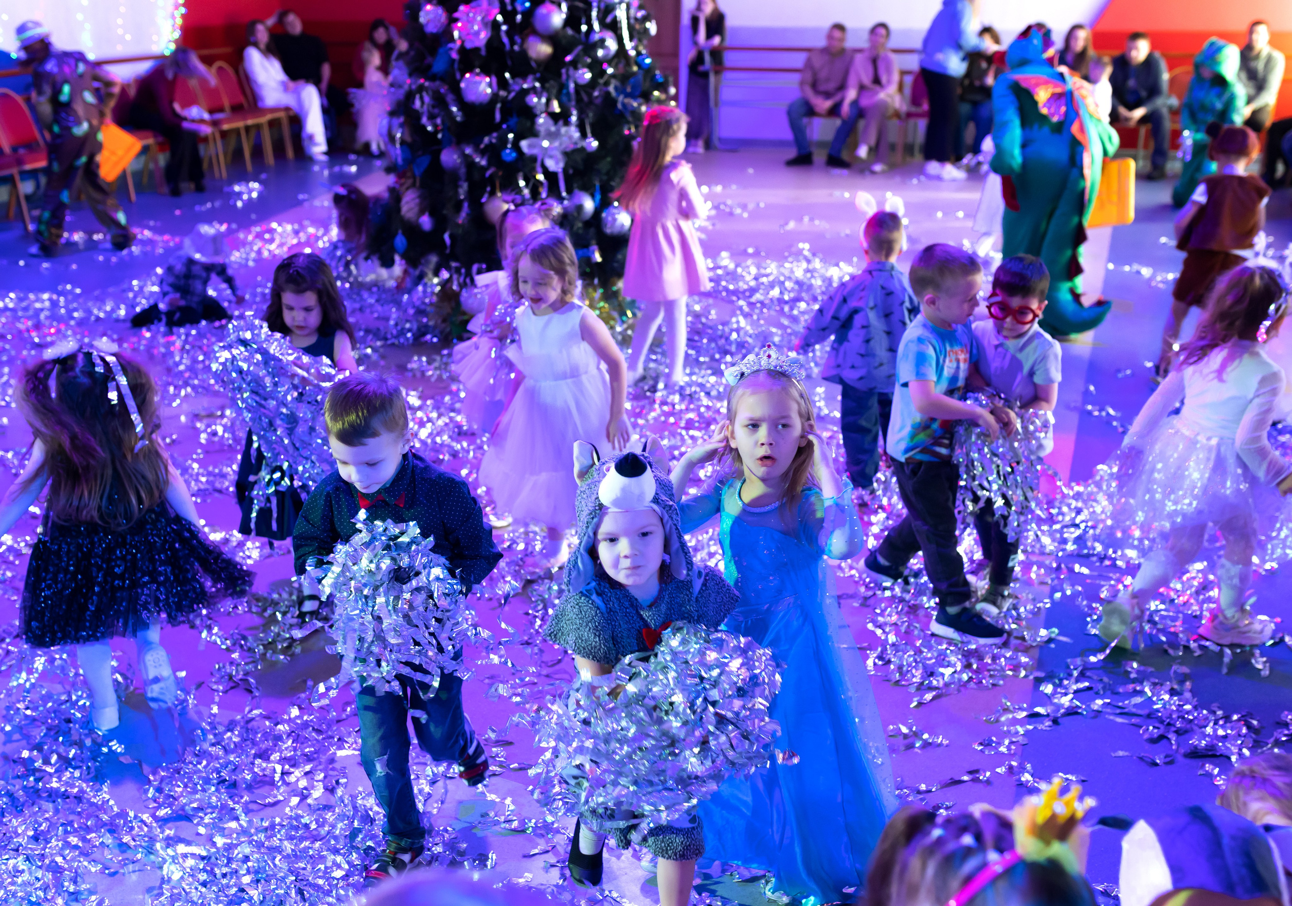 Утренник в ДОФ 04.01.25. Ольга Смирнова юрист, фотограф