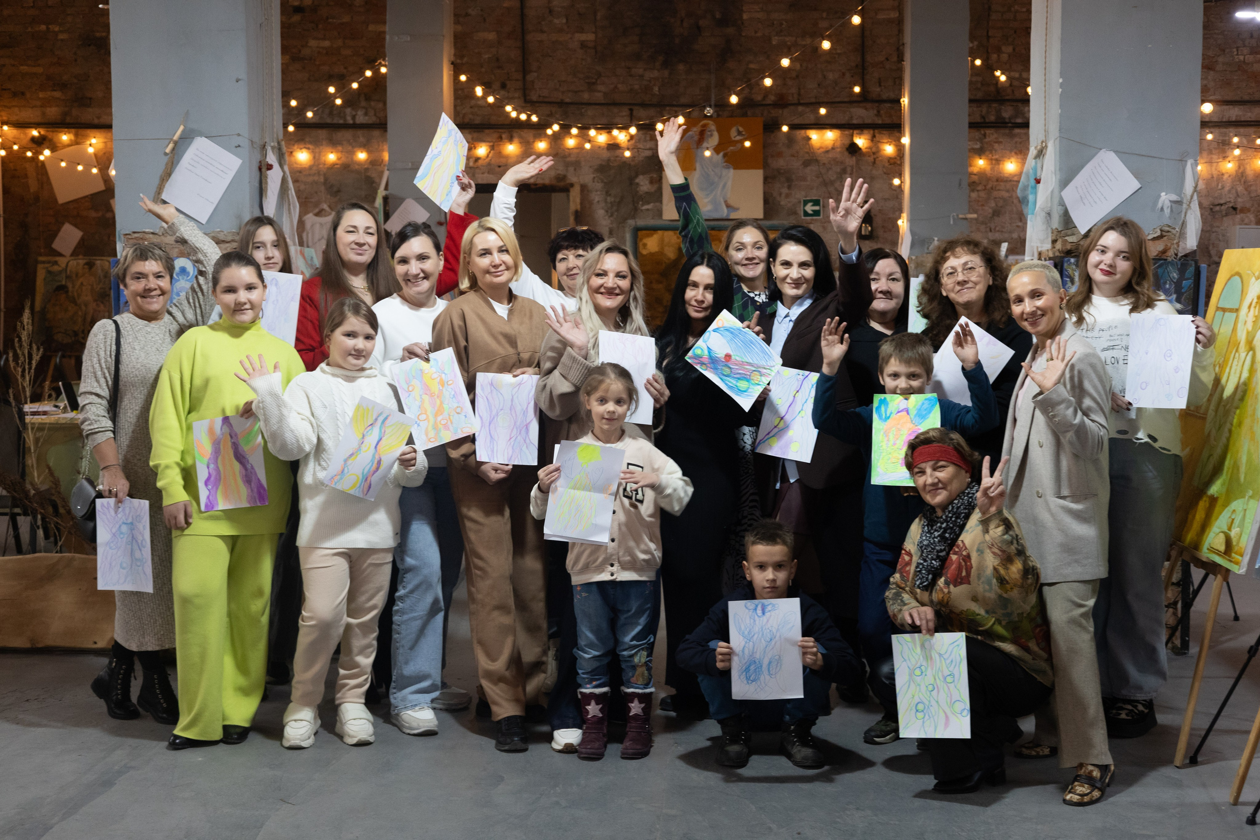 Выставка «АНГЕЛЫ МИРА». Фотограф Красноярск съемки лавстори, фотосессия в студии, портретная съемка, творческие фотосессии