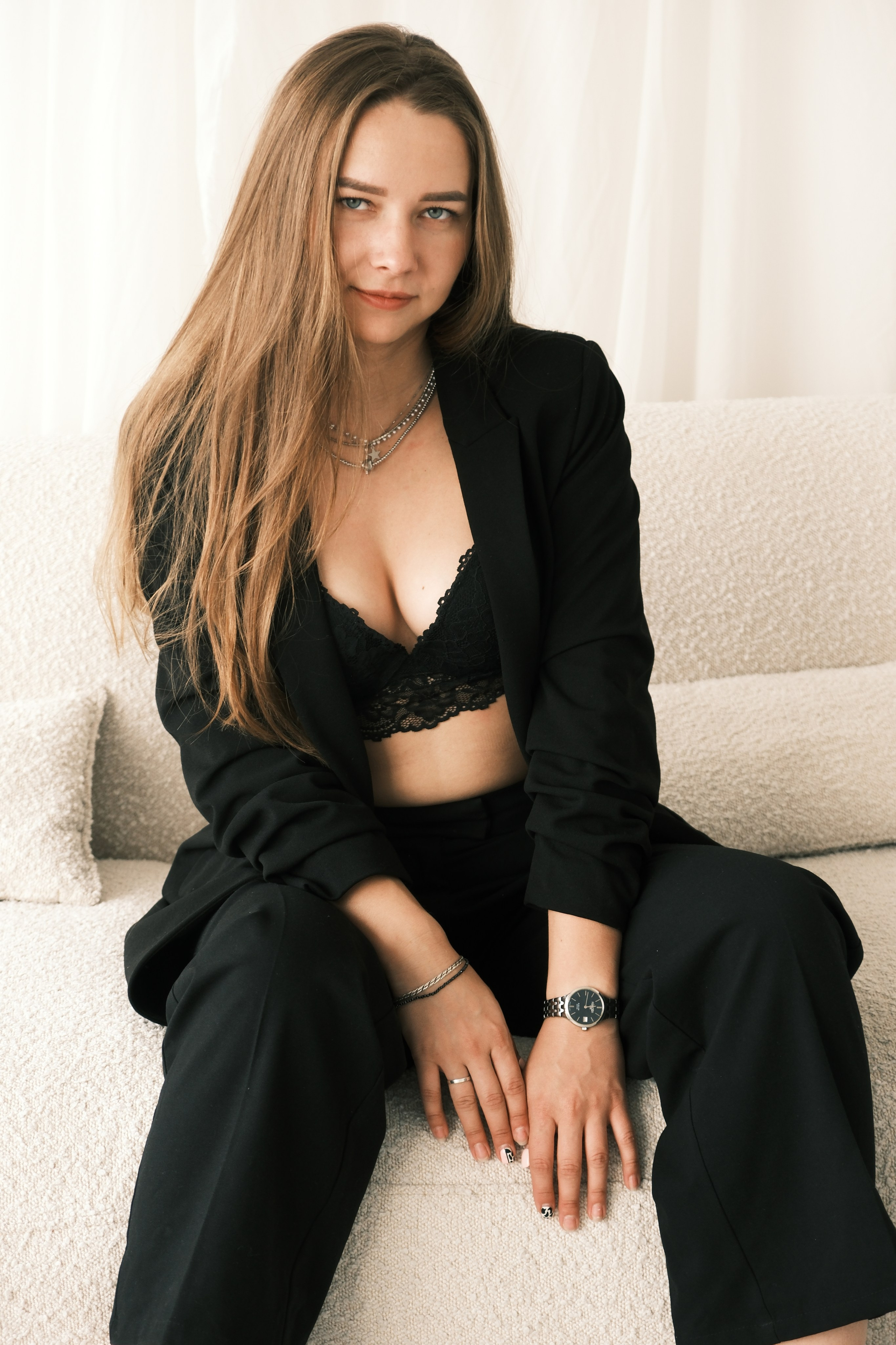 В студии. Главная