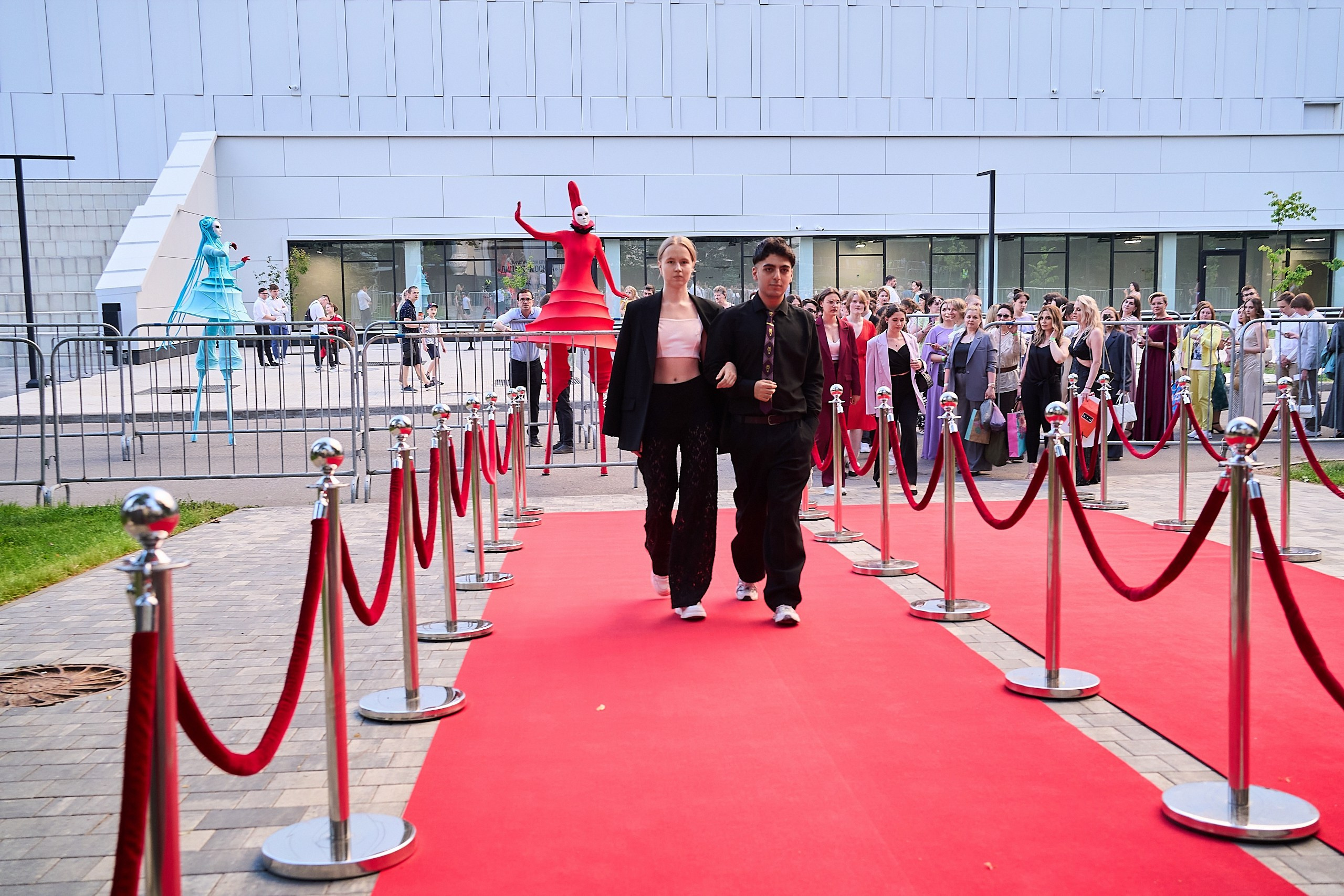 Выпускной 2024 концертный зал Академия ВТБ. Фотограф и Видеограф в Москве. Олег Корушев