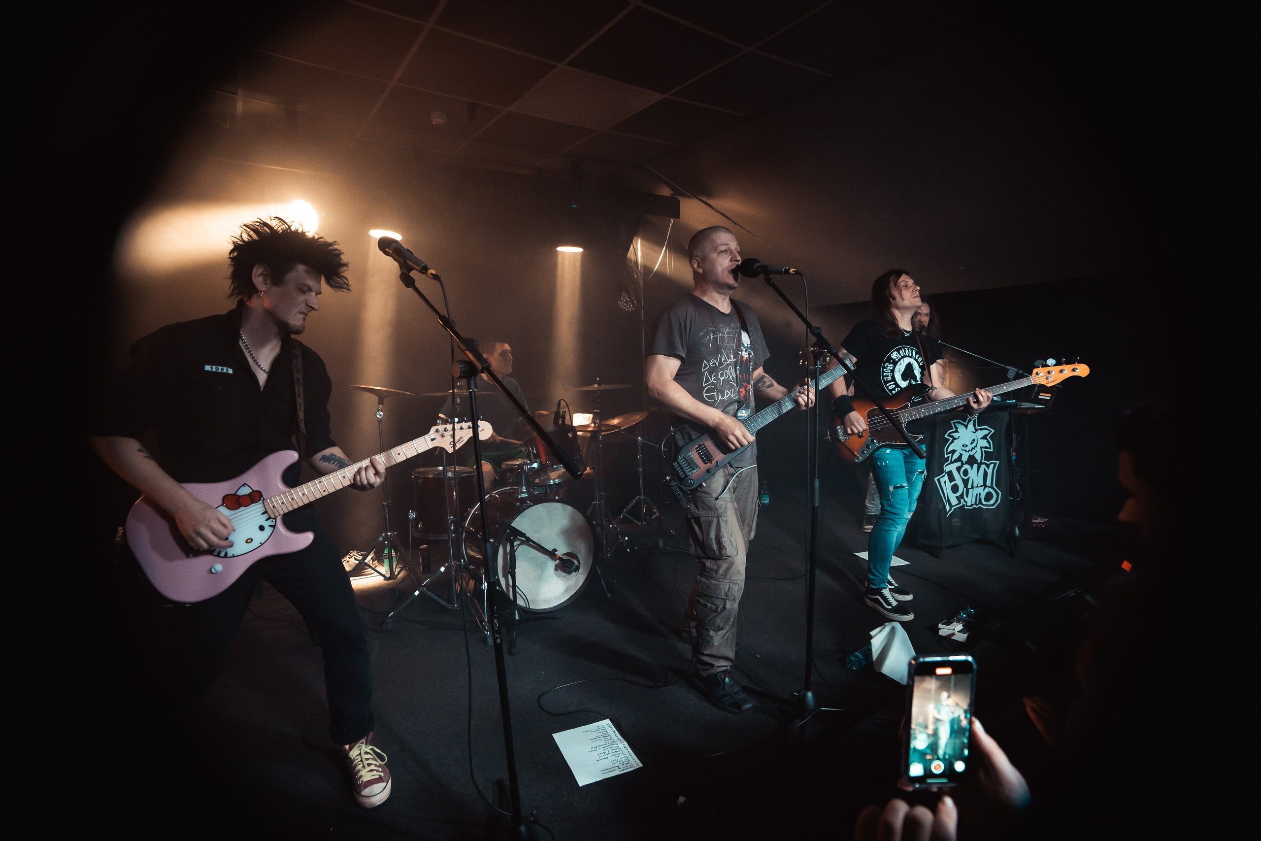 Потомучто. Красноярск, 28.02.2025, бар 64/6. Фотограф Регина Крикунова г. Красноярск