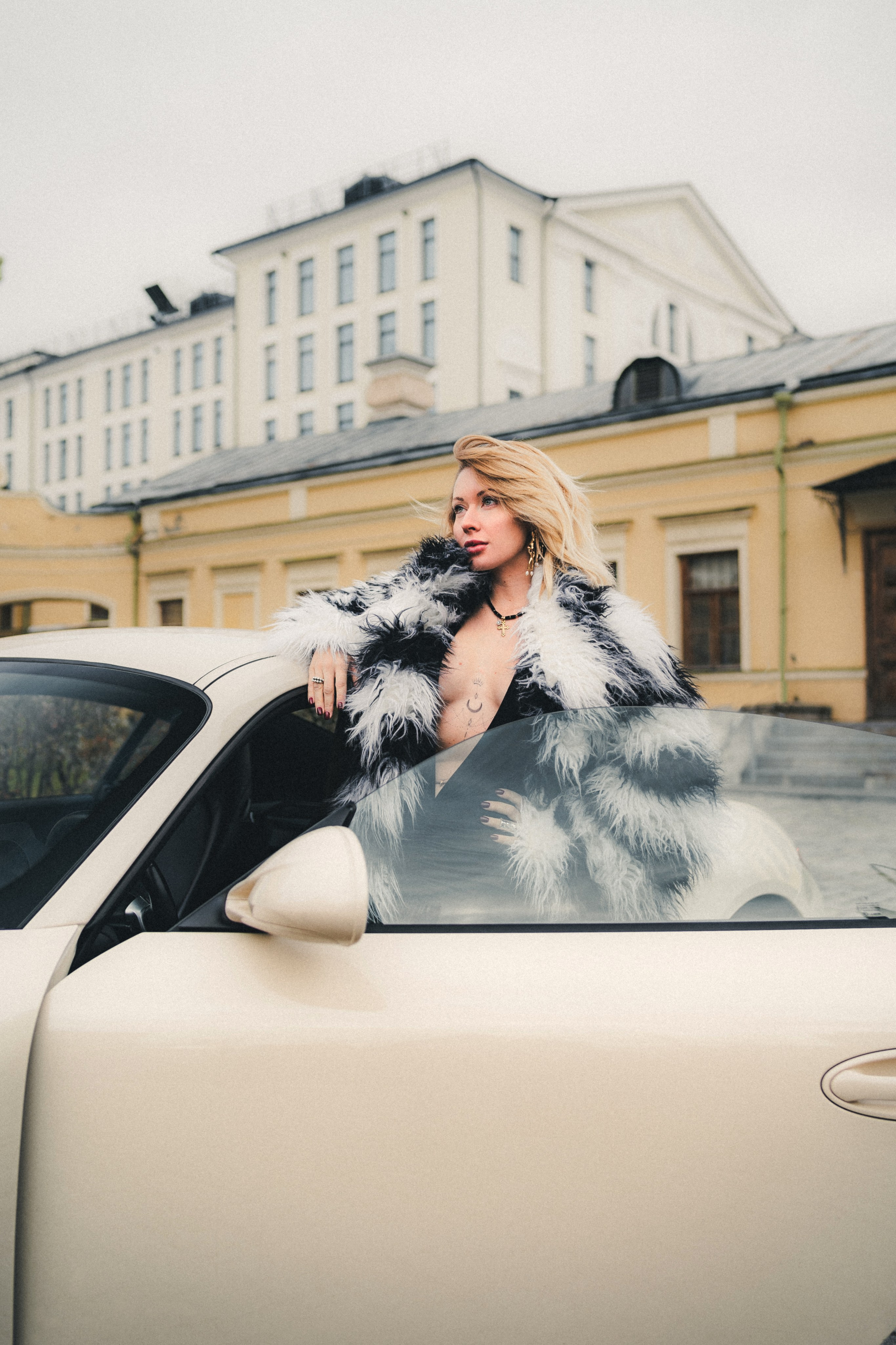 Porsche Cayman S x Anna. Фотограф Илья К. в Москве