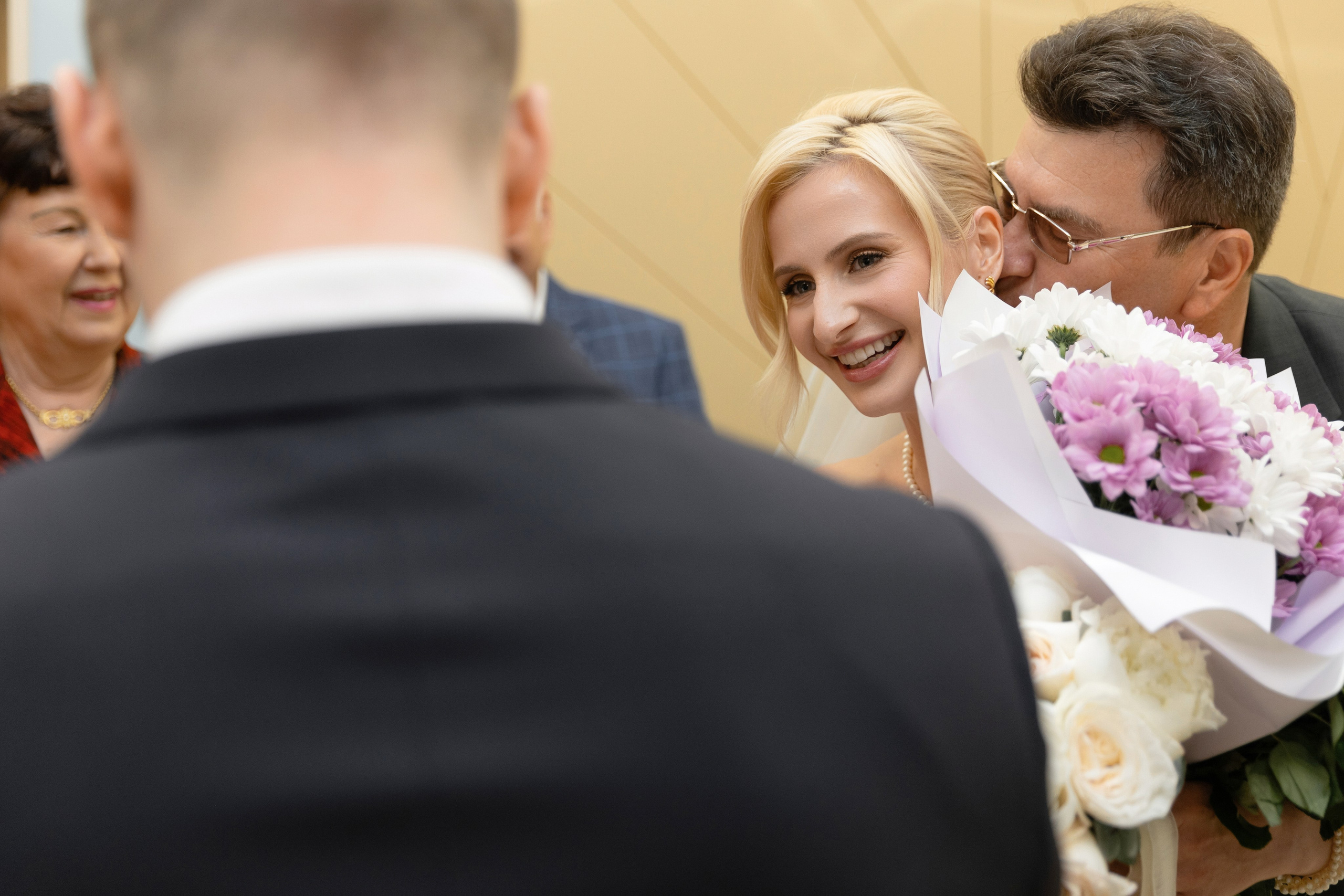 Свадебная фотосессия в Soluxe Hotel и роспись в Савеловском ЗАГСе. Свадебный фотограф в Москве Полина Лелетко